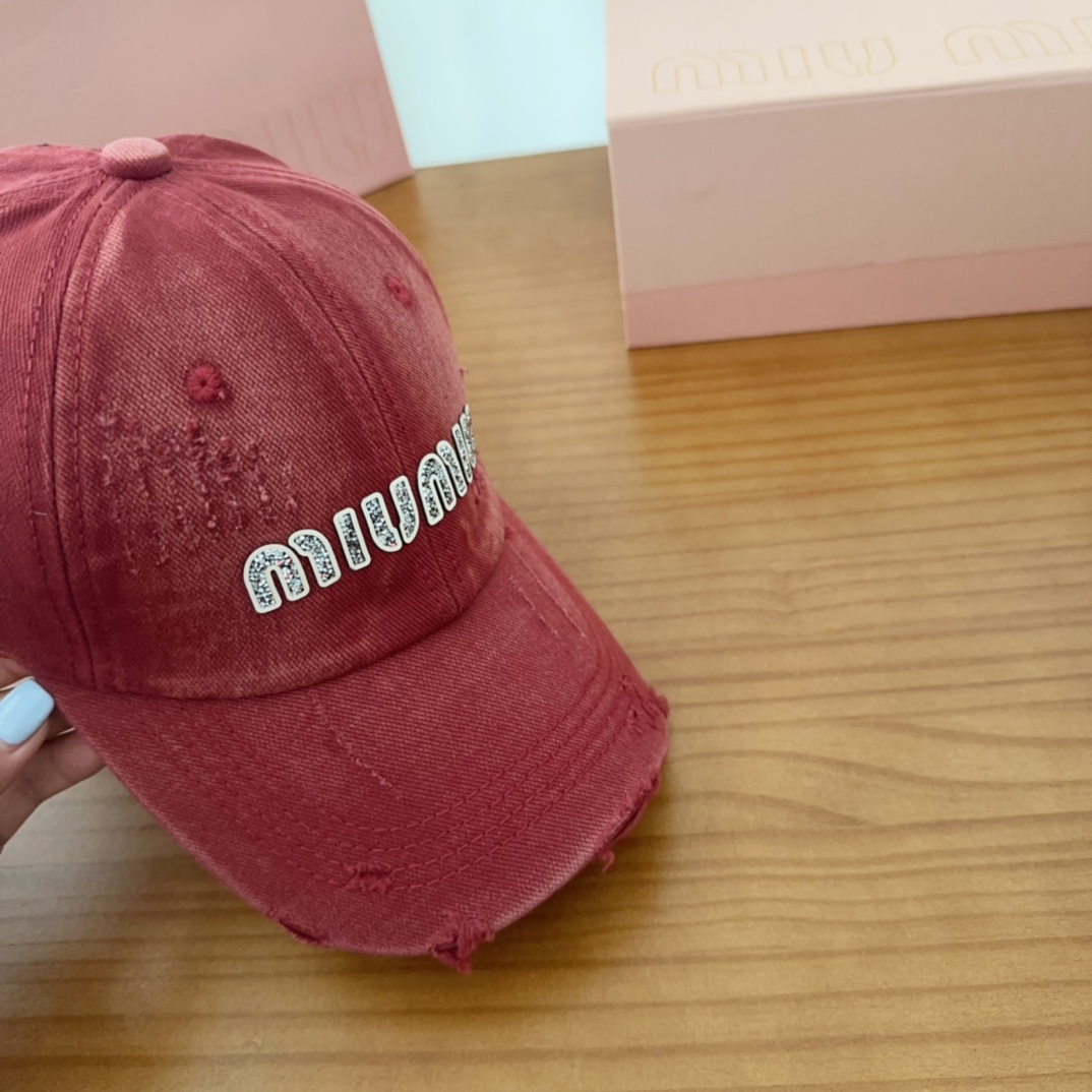 [TOP] Miu Miu Baseball Cap - Red