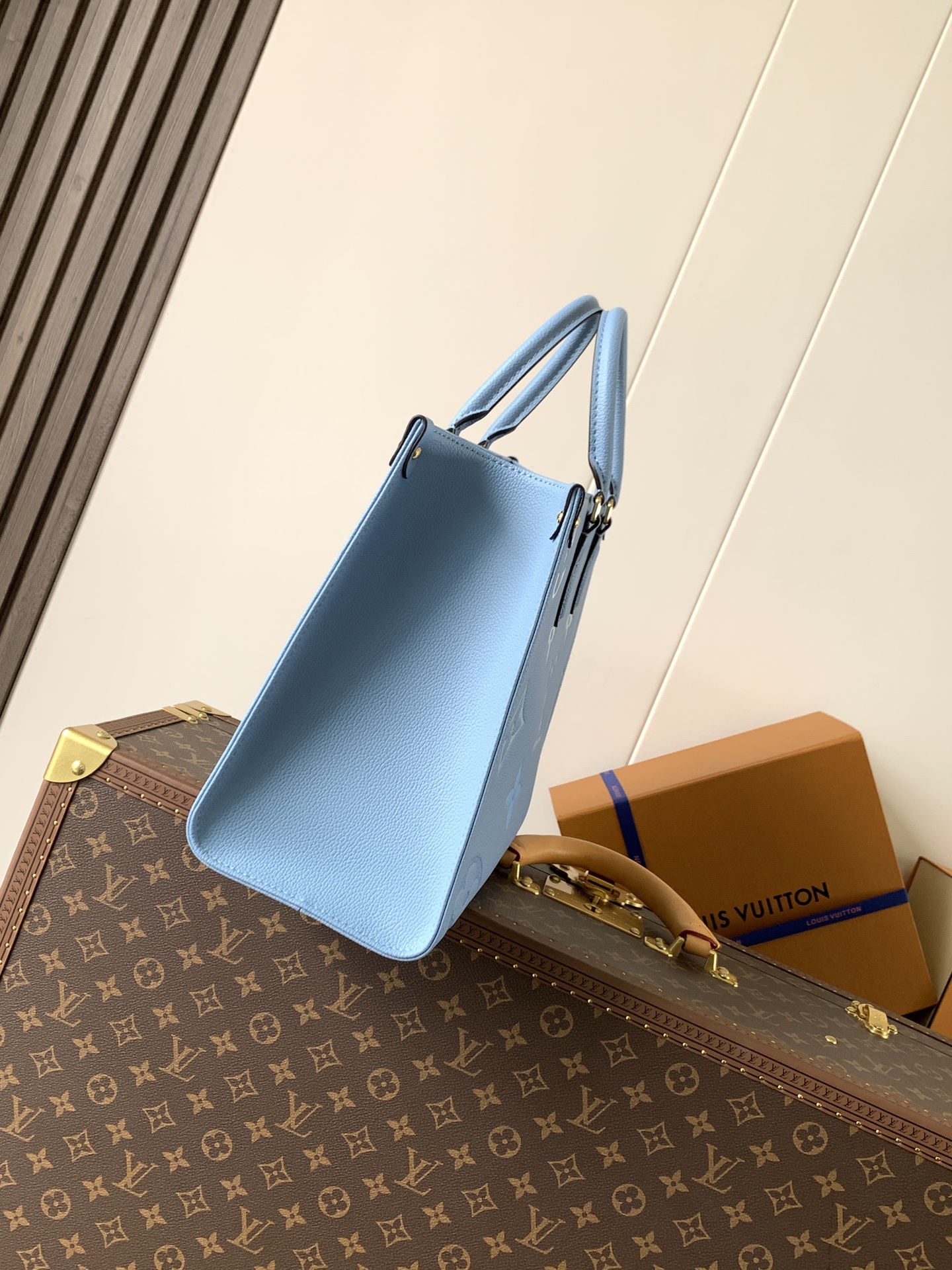 [TOP] Louis Vuitton LV  On The Go Handbag 34.0 x 26.0 x 13.0cm - Blue