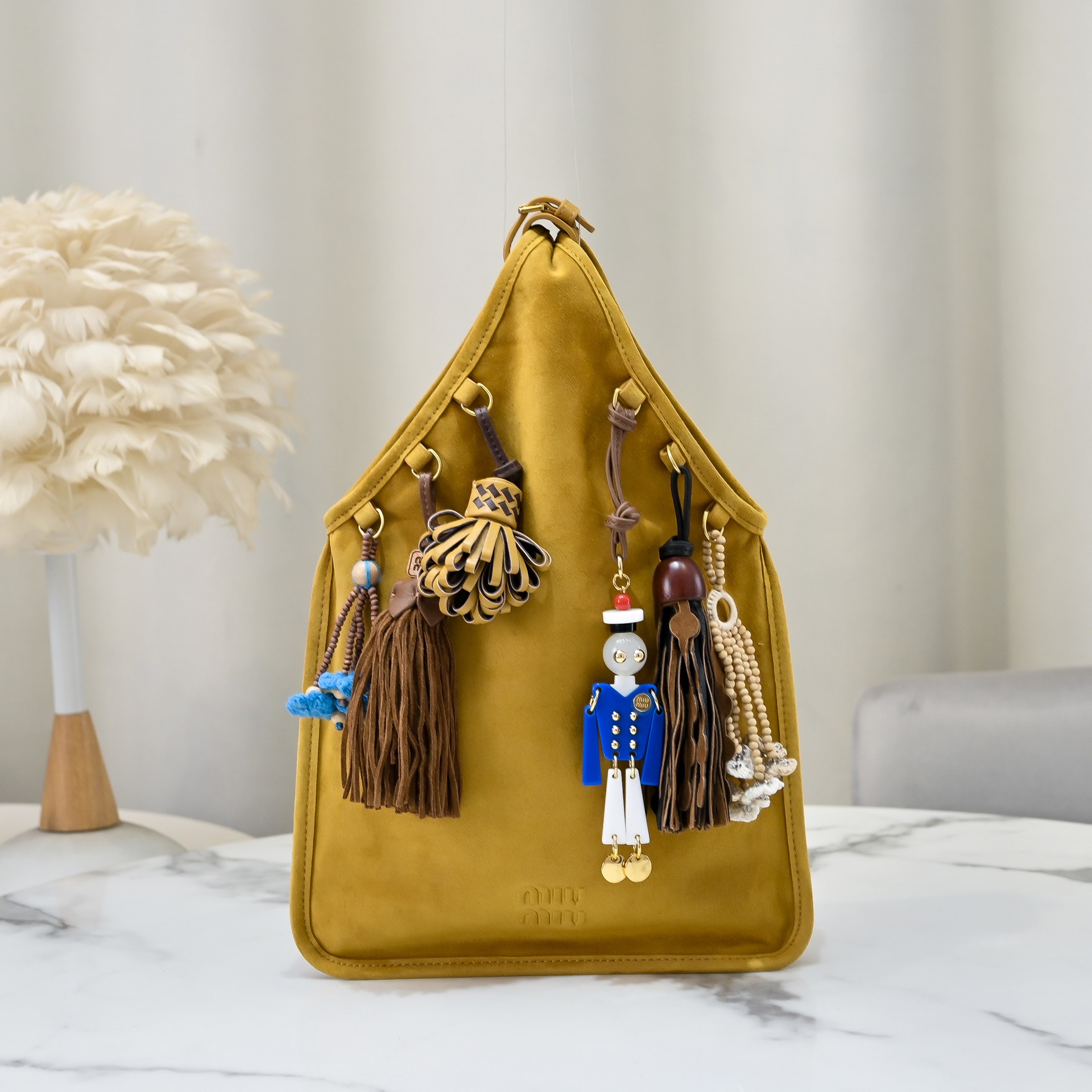 [TOP] Miu Miu Basket Bag 24 × 37cm - 2 Colour