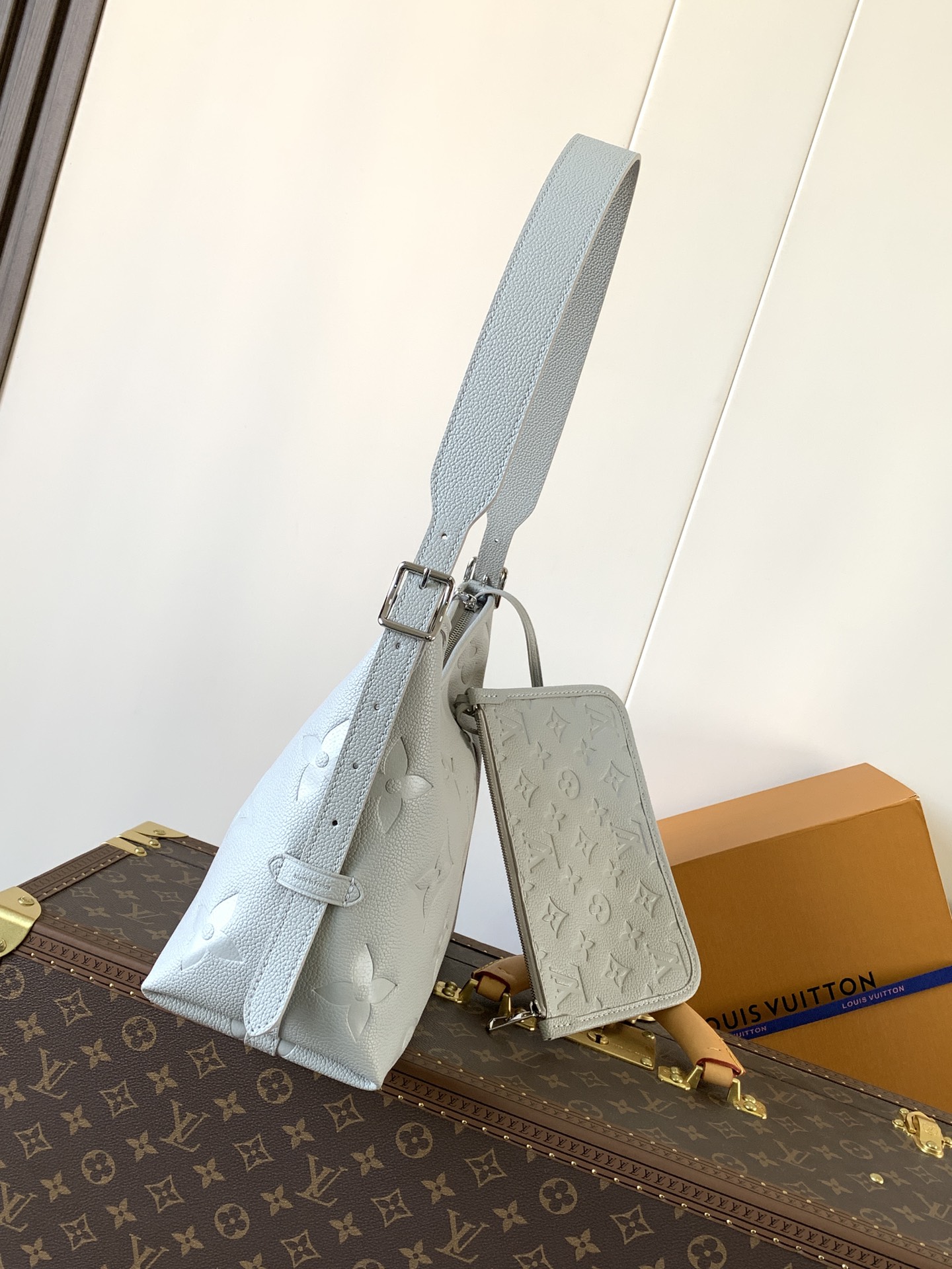 [TOP] Louis Vuitton LV Carryall Bag 29x24x12cm - Grey