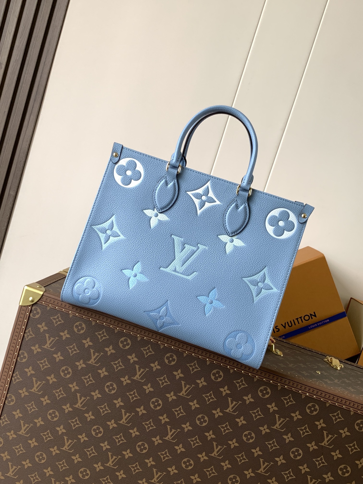 [TOP] Louis Vuitton LV  On The Go Handbag 34.0 x 26.0 x 13.0cm - Blue