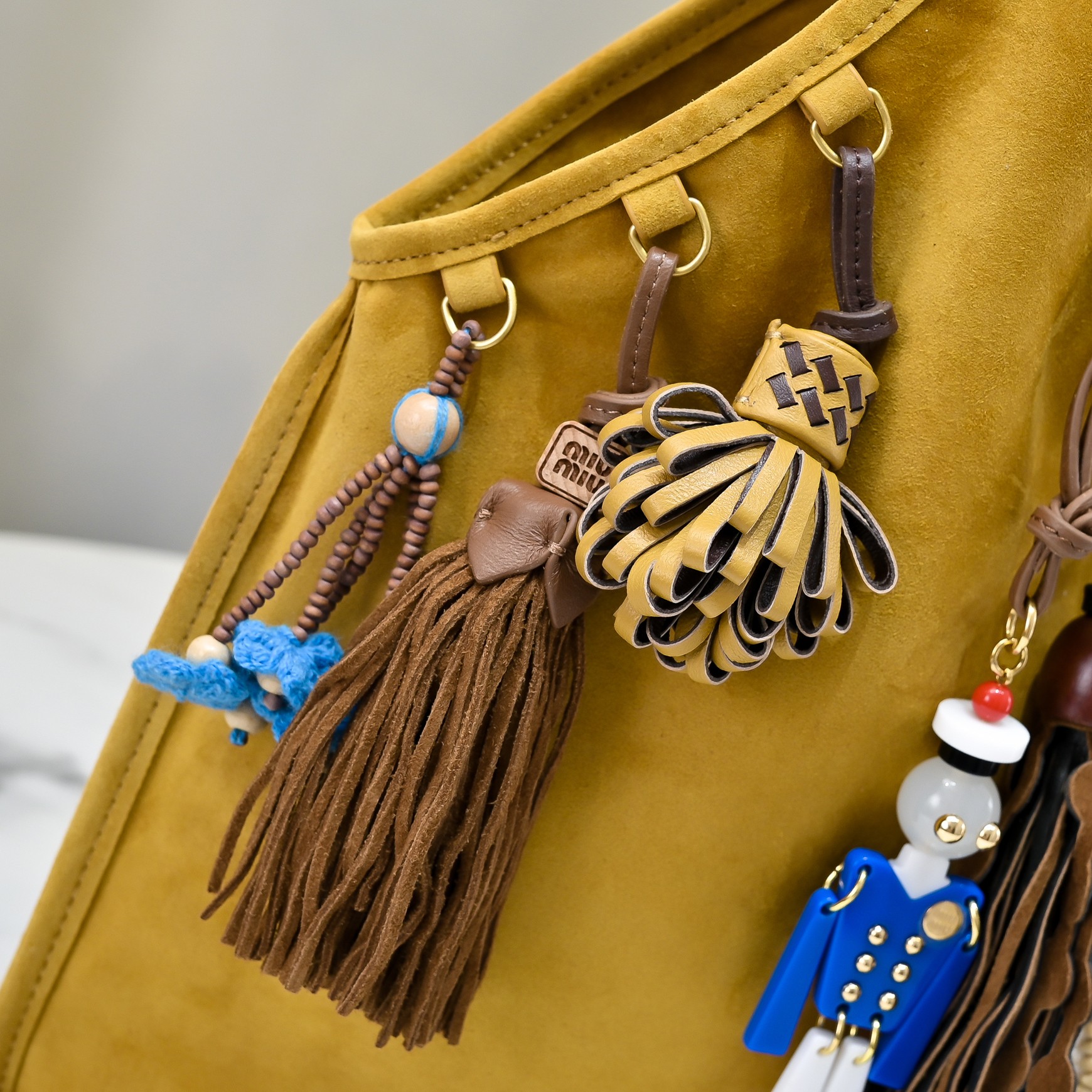 [TOP] Miu Miu Basket Bag 24 × 37cm - 2 Colour