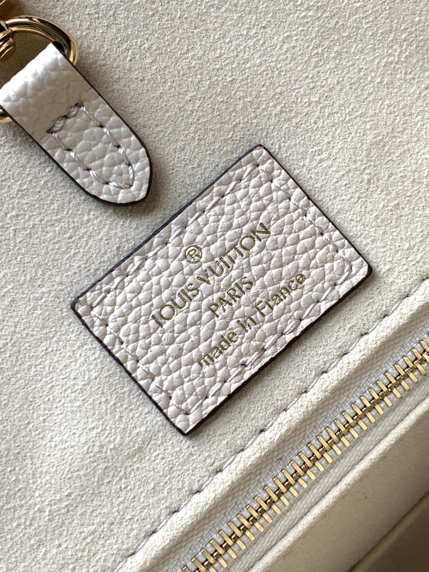 [TOP] Louis Vuitton LV  On The Go Handbag 34.0 x 26.0 x 13.0cm - Beige