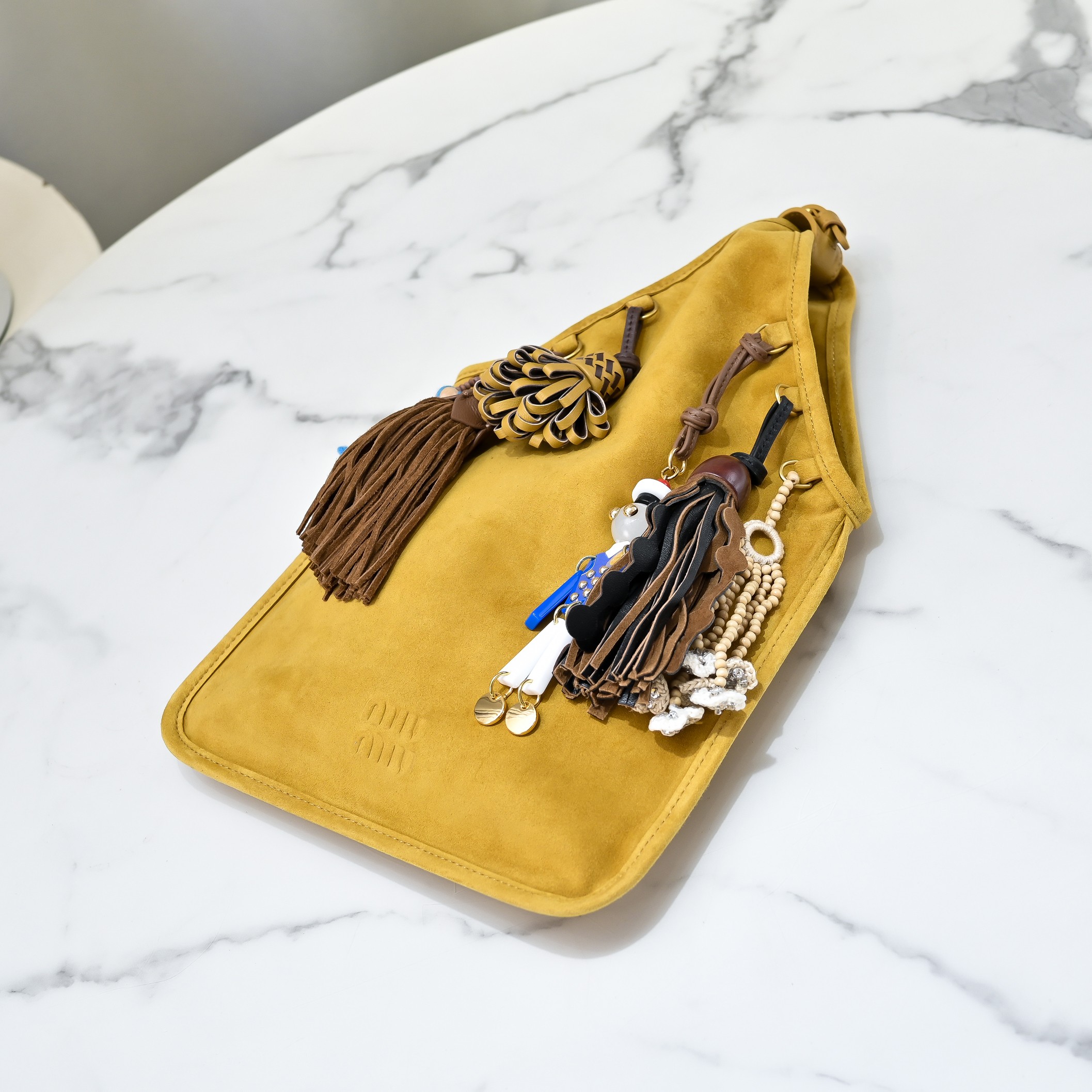 [TOP] Miu Miu Basket Bag 24 × 37cm - 2 Colour