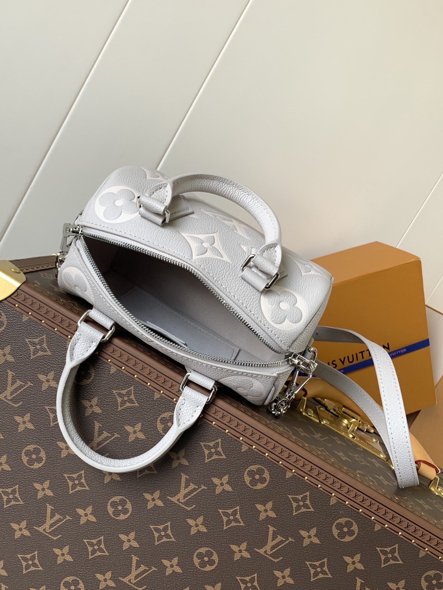 [TOP] Louis Vuitton LV Speedy Bandoulière 20 Bag Monogram Empreinte 20x13.5x12cm - Gray