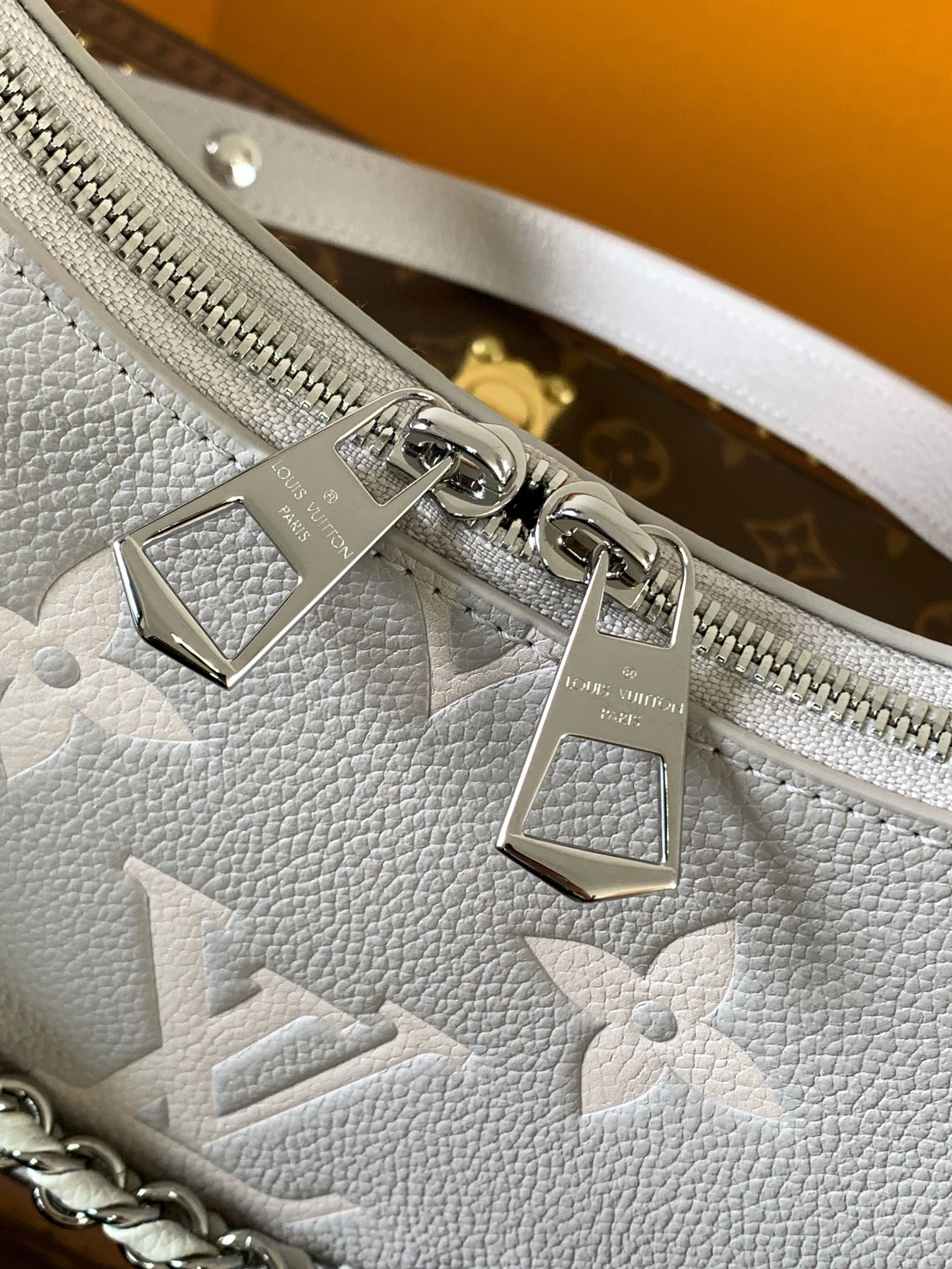 [TOP] Louis Vuitton LV Boulogne Bag Monogram Empreinte Leather 29x16x9.5cm - Gray