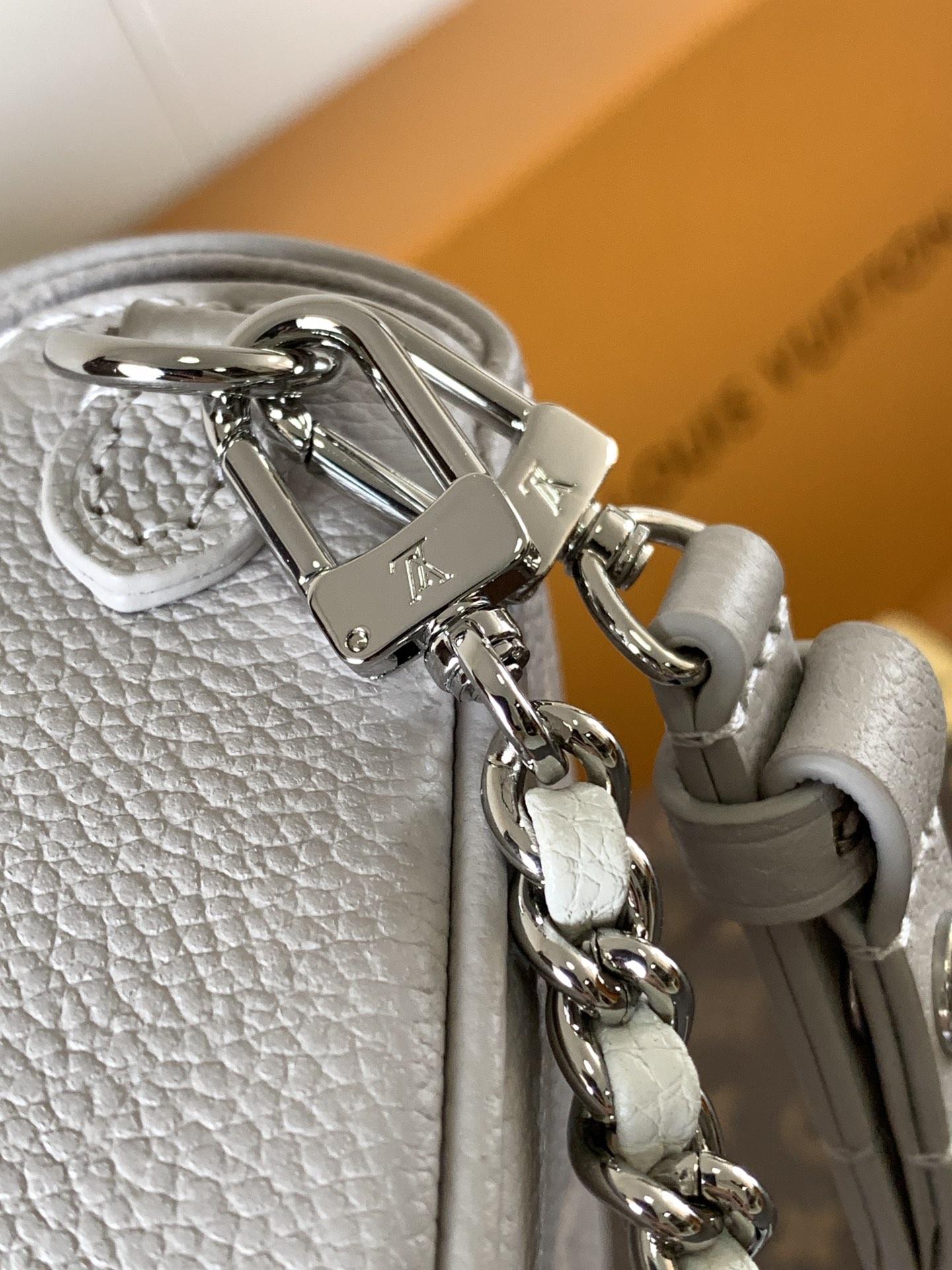 [TOP] Louis Vuitton LV Wallet On Chain Ivy Handbag 12 x 4.3 x 23.5  CM - Grey