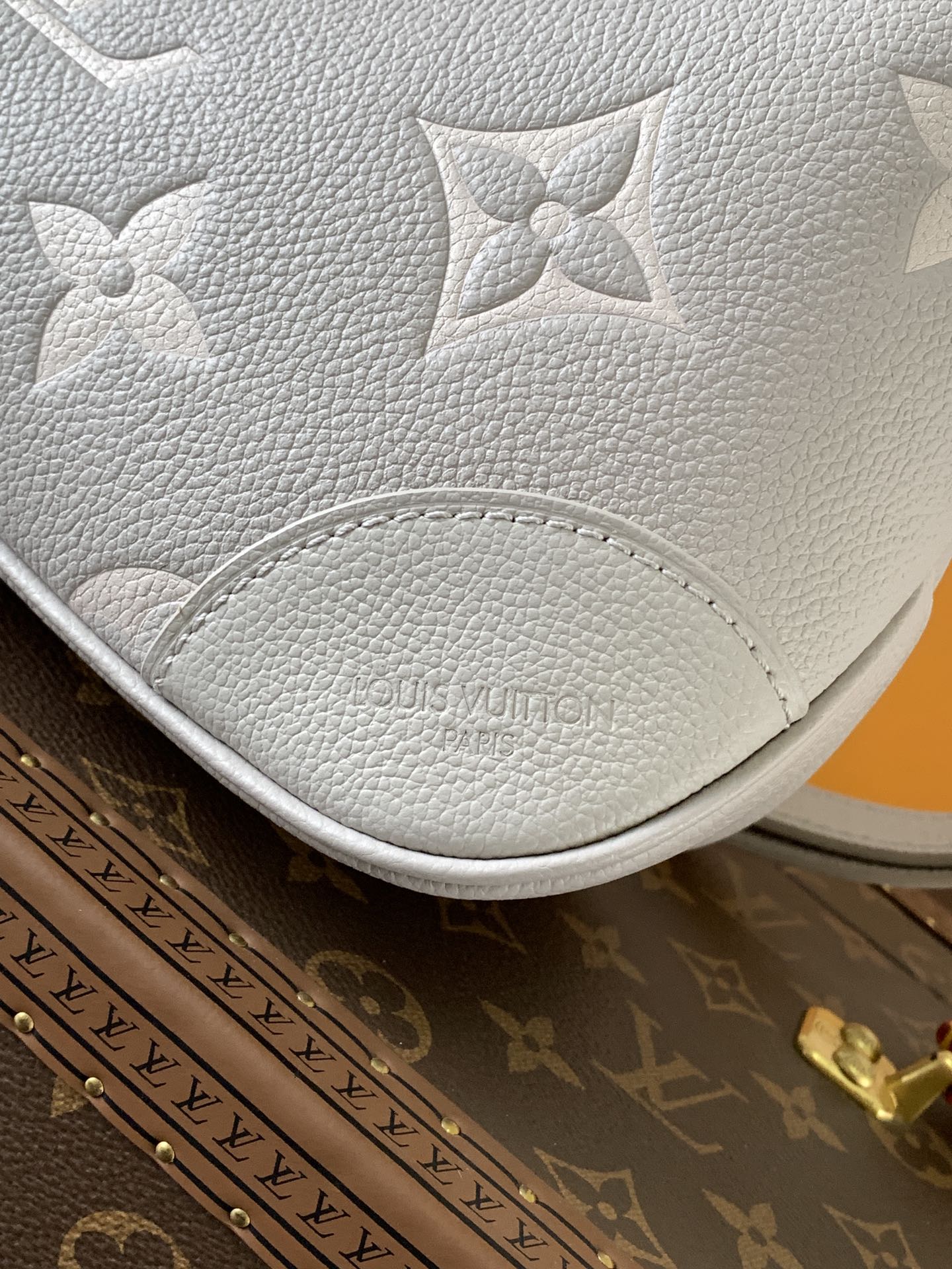 [TOP] Louis Vuitton LV Boulogne Bag Monogram Empreinte Leather 29x16x9.5cm - Gray