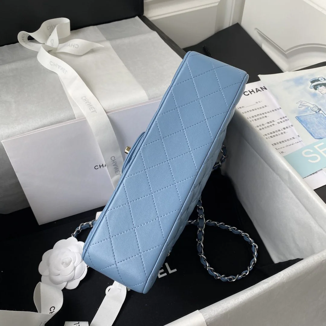 [TOP] CHANEL Classic Flap Bag Lambskin Medium 15.5×25.5×6.5cm – Blue & SHW