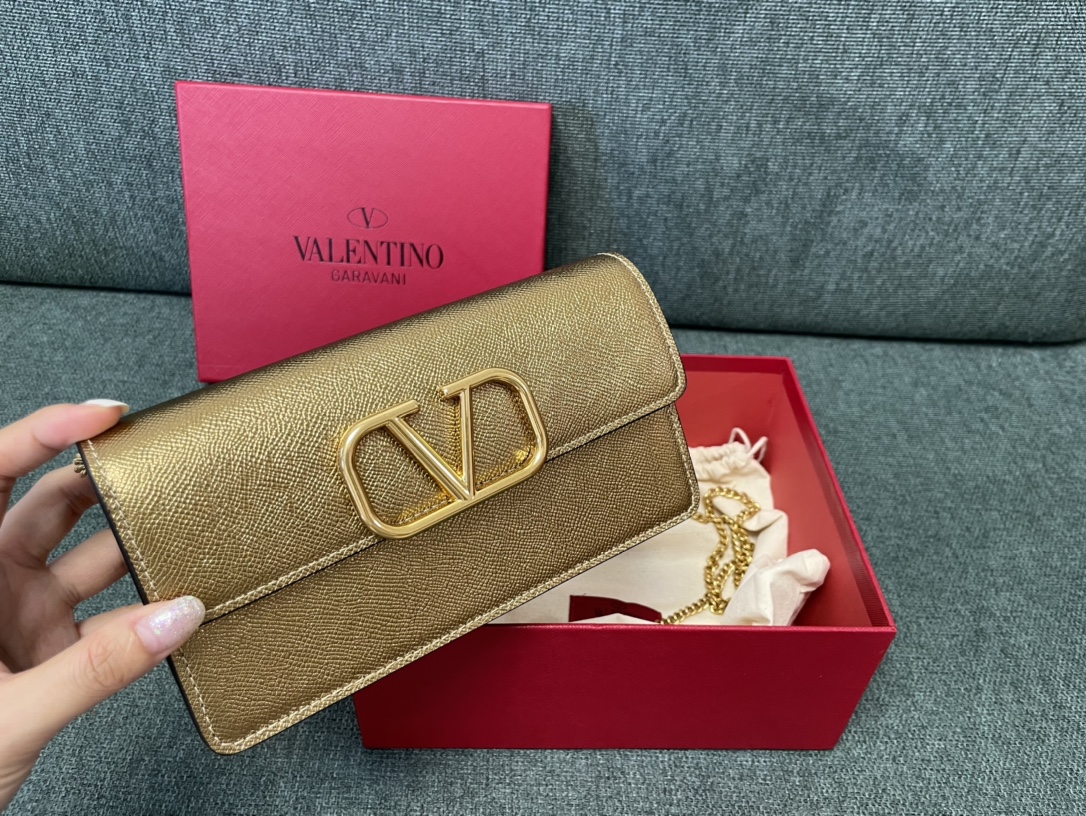 [TOP] VALENTINO VLogo Signature Bag in grained calfskin 20x10.5x4cm - 6 Colors