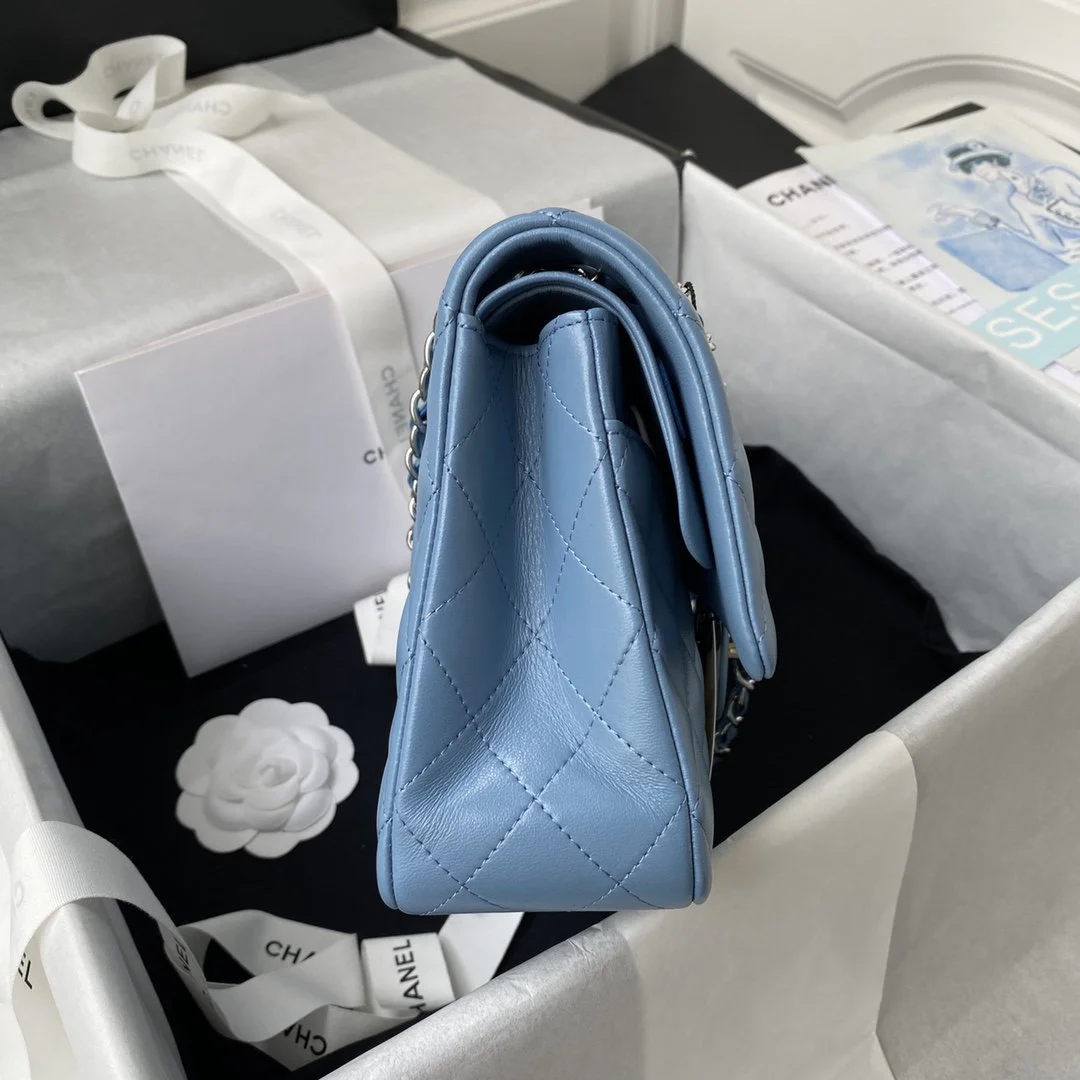 [TOP] CHANEL Classic Flap Bag Lambskin Medium 15.5×25.5×6.5cm – Blue & SHW