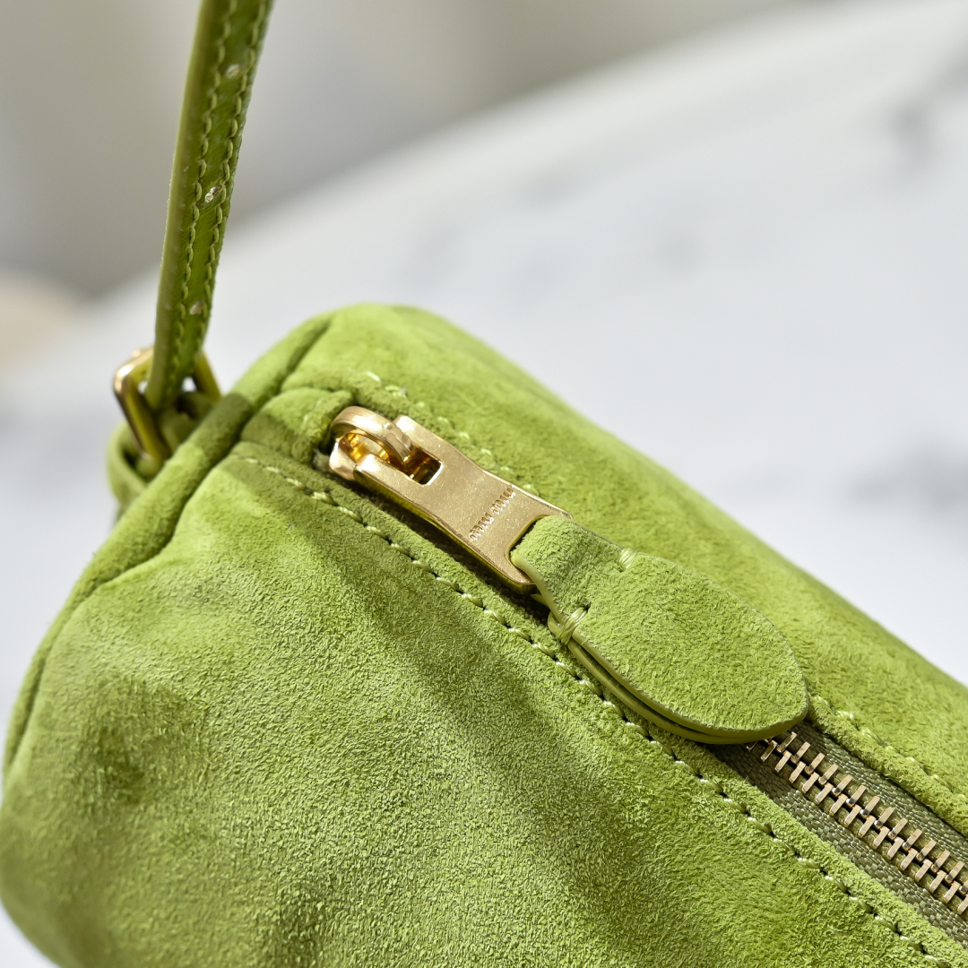 [TOP] Miu Miu Leather Handbag 21.5 x 9 x 9cm - Green