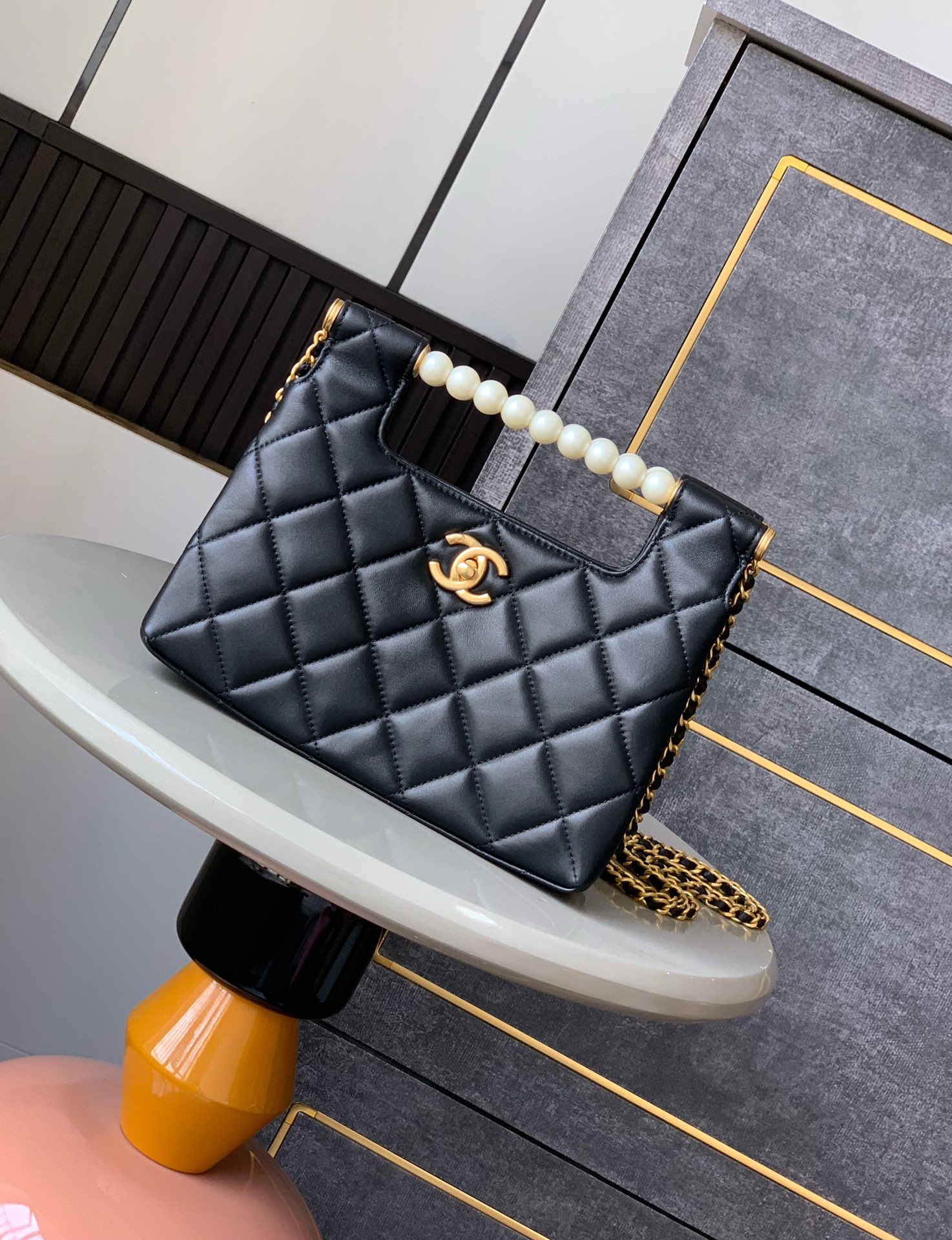 [TOP] CHANEL Pearl Handle Leather Bag 24x18 cm - 2 Colors