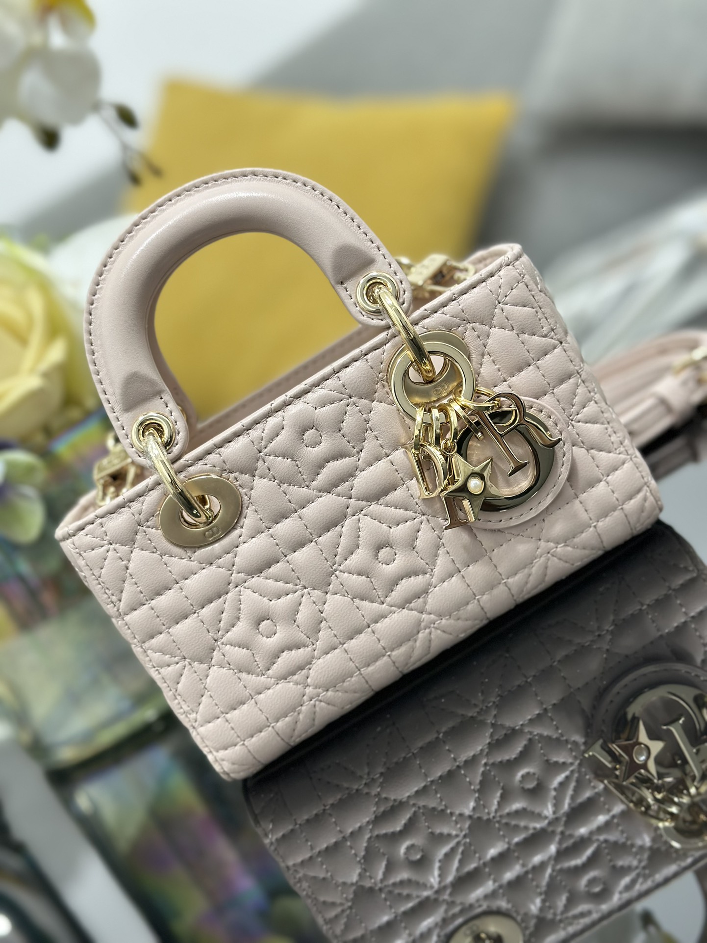 [TOP] Christian Dior Soft Lambskin Lucky Star Lady D-Joy Bag 16 x 9 x 5 cm - Pink&GHW