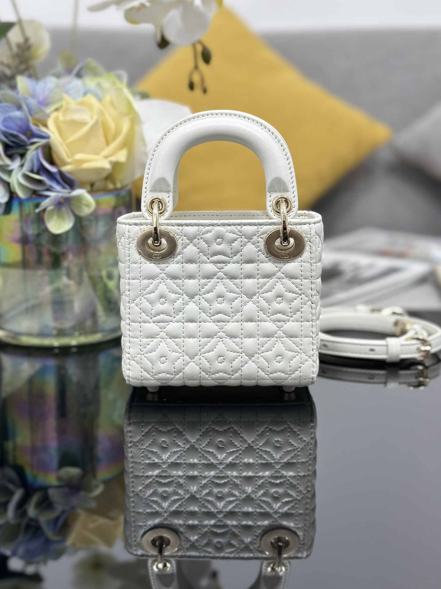 [TOP] Christian Dior Lady Lucky Star Leather Bag 17*7*15cm - White&GHW