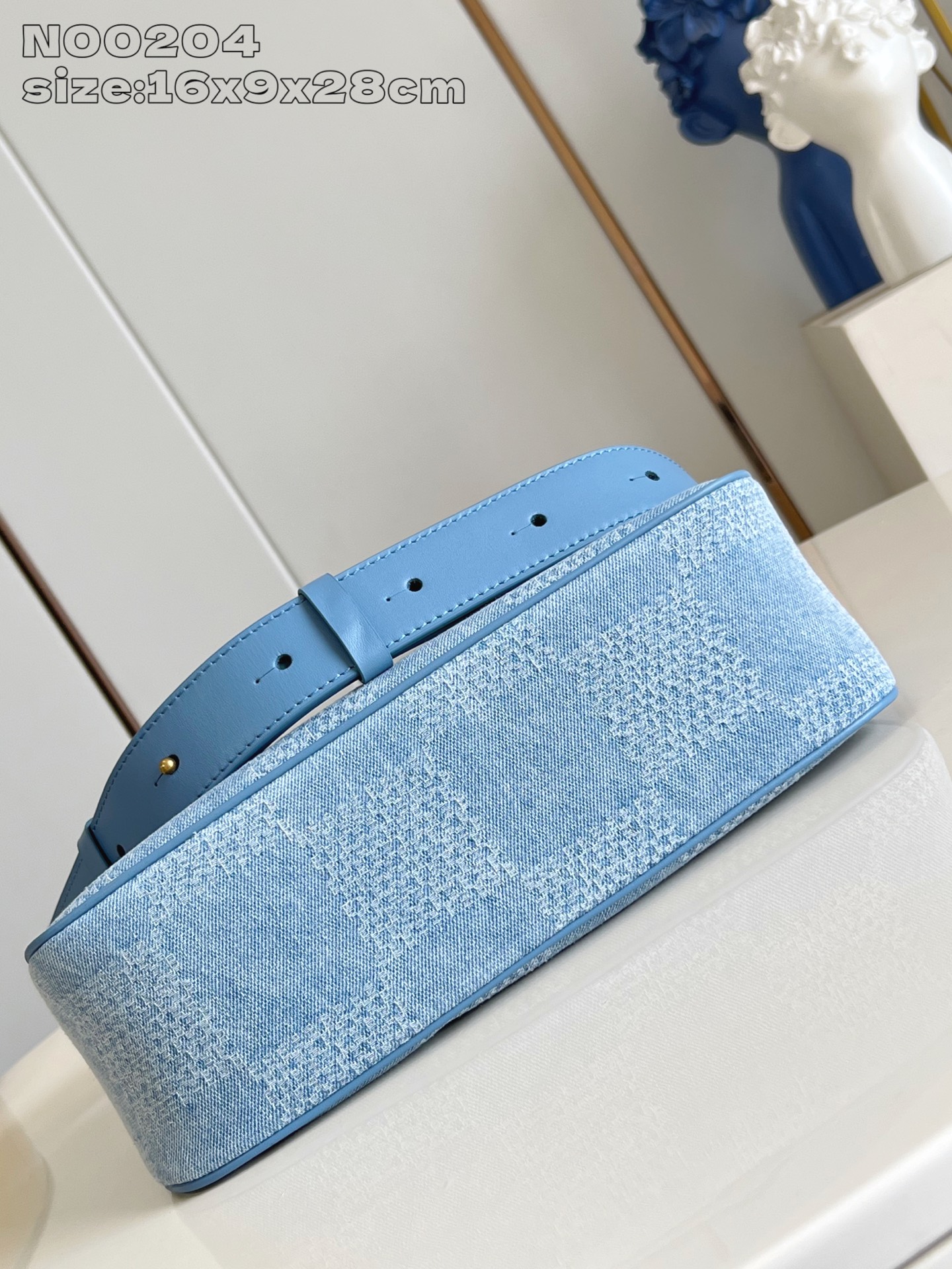 [TOP] Louis Vuitton LV Pochette Accessoire XL  Handbag 16.5 x 9 x 28 cm - Blue
