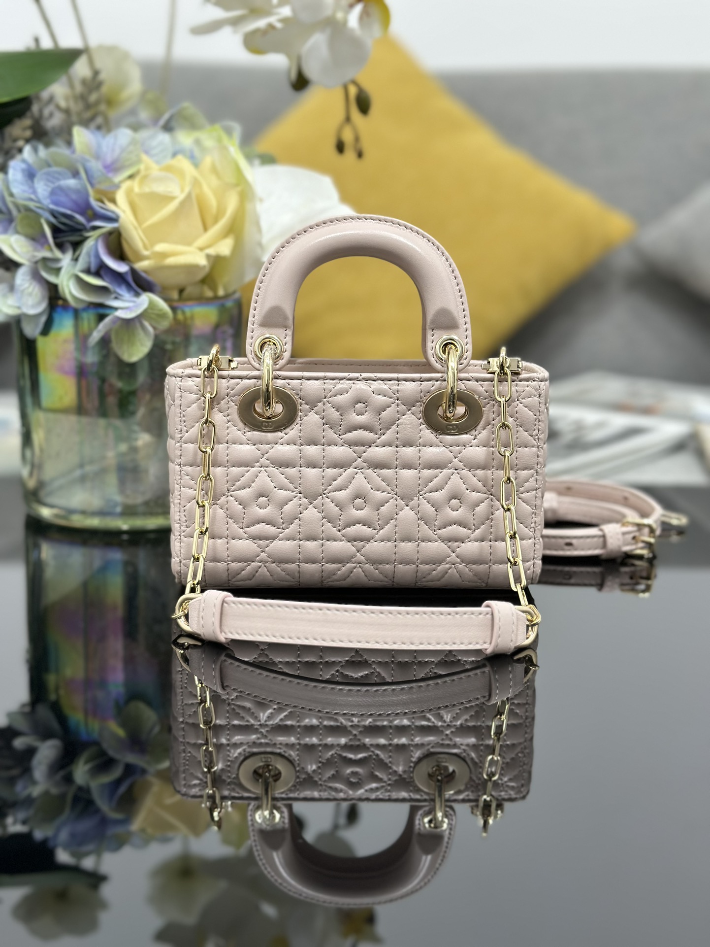 [TOP] Christian Dior Soft Lambskin Lucky Star Lady D-Joy Bag 16 x 9 x 5 cm - Pink&GHW