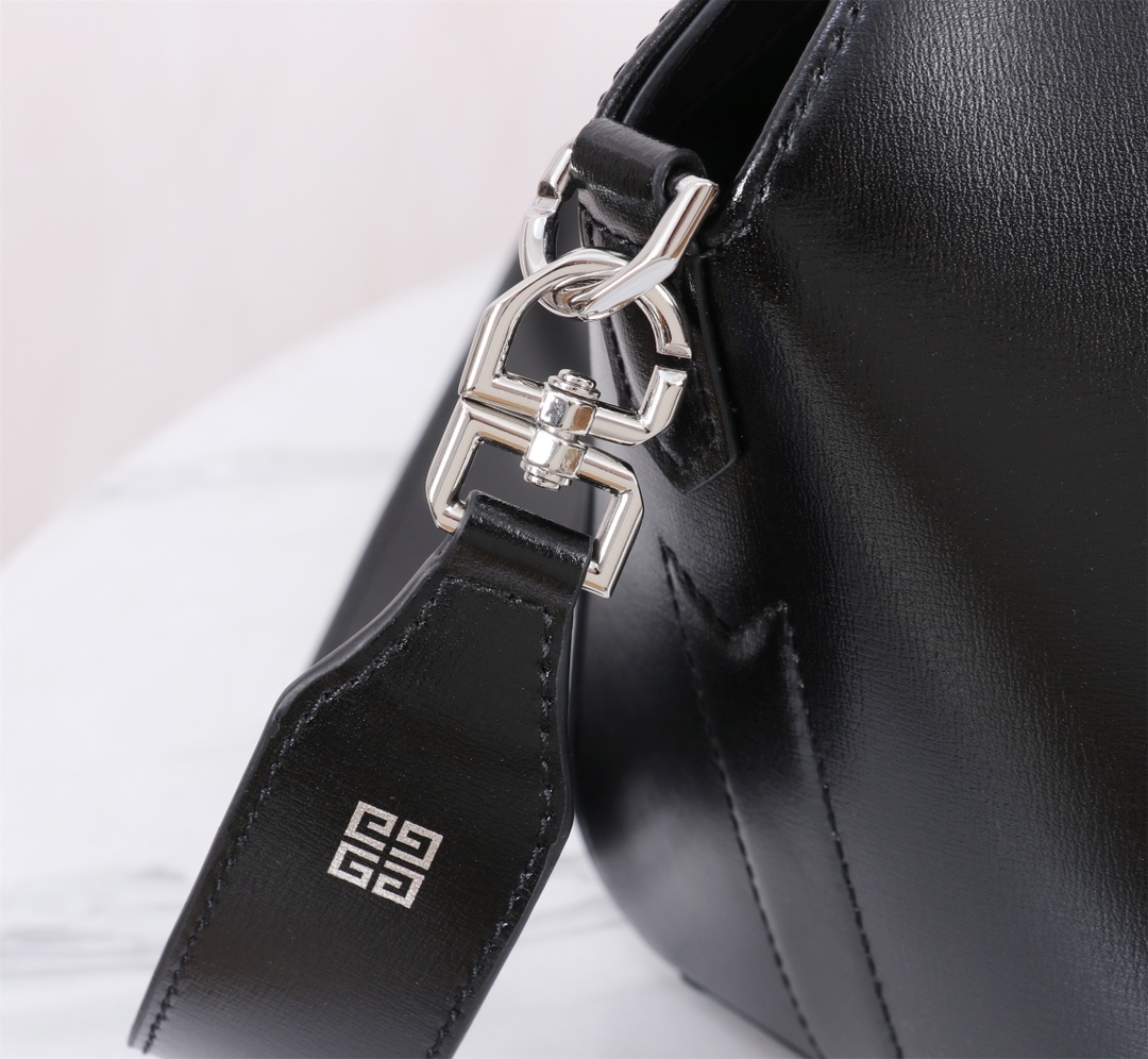 [TOP] GIVENCHY Antigona Toy Lock Bag 23x18x13cm - Black&SHW