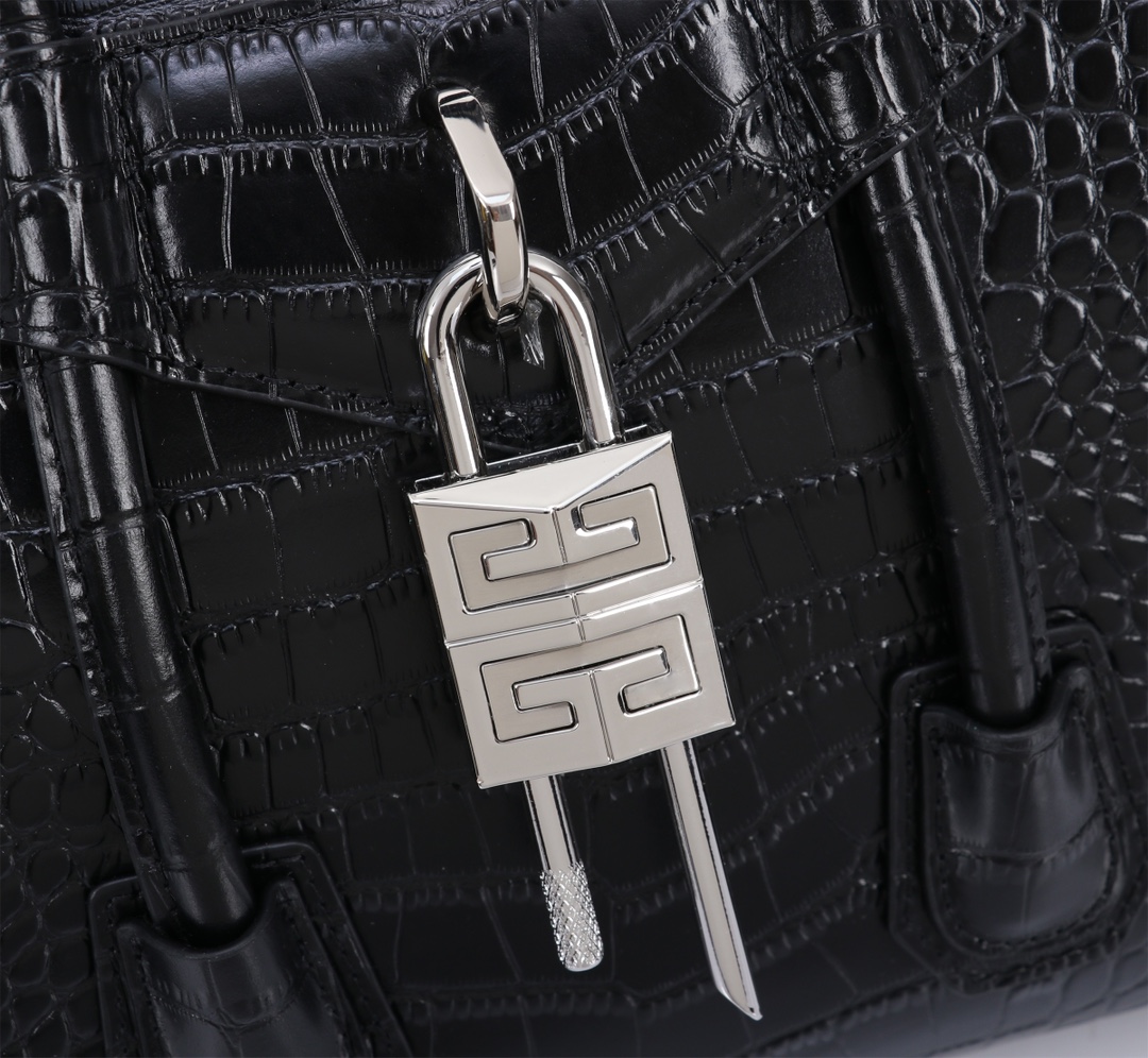[TOP] GIVENCHY Antigona Toy Lock Bag 23x27x13cm - Black&SHW
