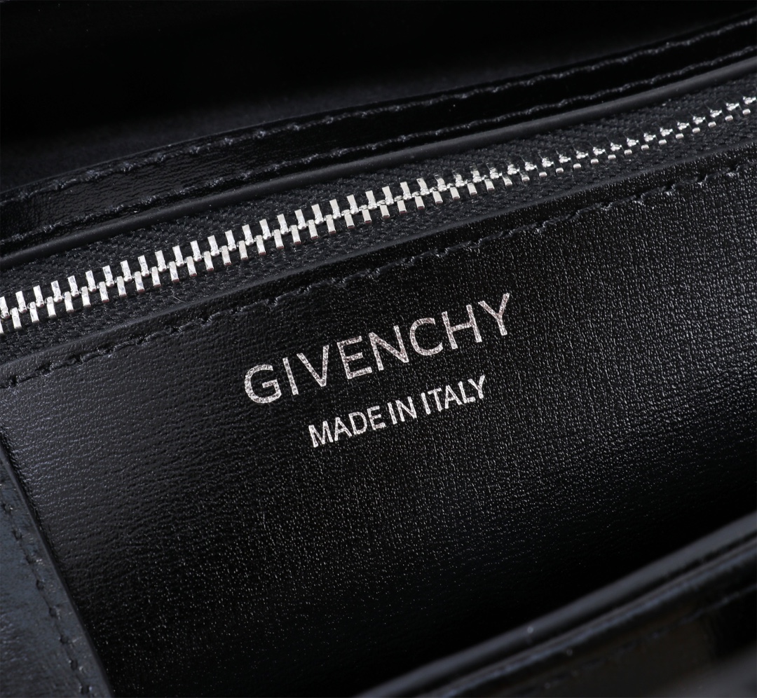 [TOP] GIVENCHY Antigona Toy Lock Bag 23x18x13cm - Black&SHW