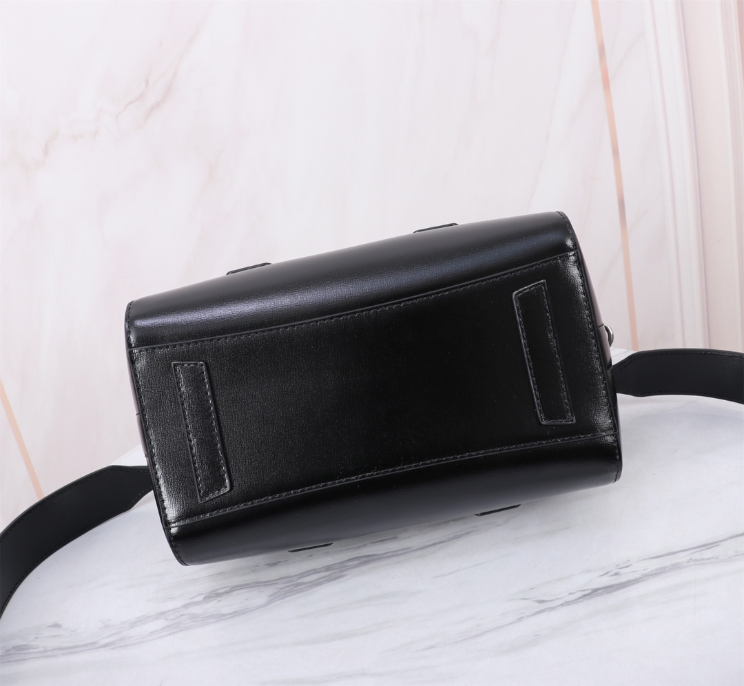 [TOP] GIVENCHY Antigona Toy Lock Bag 23x18x13cm - Black&SHW