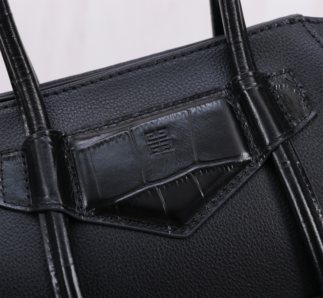 [TOP] GIVENCHY Antigona Toy Lock Bag Calfskin 23x27x13cm - Black&GHW