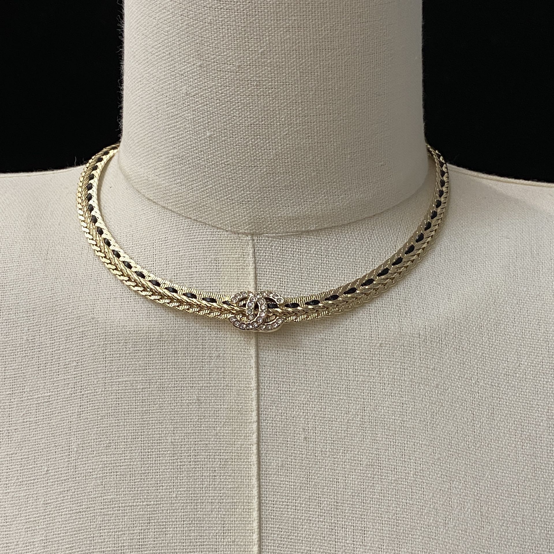 [TOP] CHANEL CC Necklace - Gold