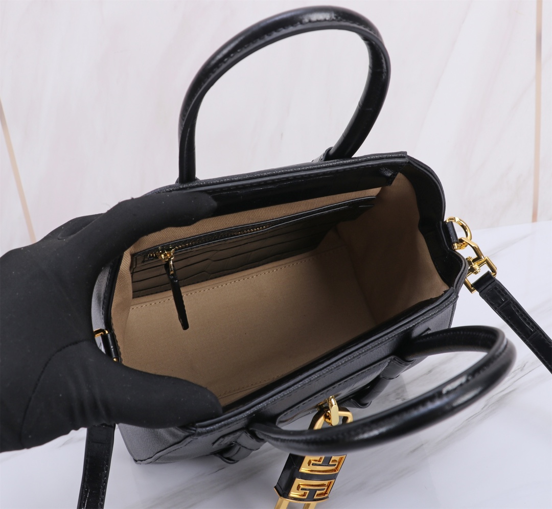 [TOP] GIVENCHY Antigona Toy Lock Bag Calfskin 23x27x13cm - Black&GHW