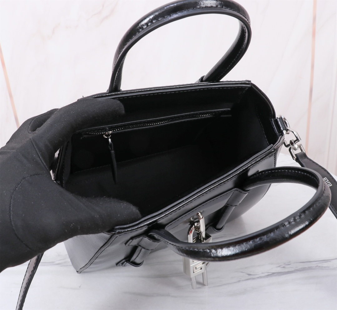 [TOP] GIVENCHY Antigona Toy Lock Bag 23x18x13cm - Black&SHW