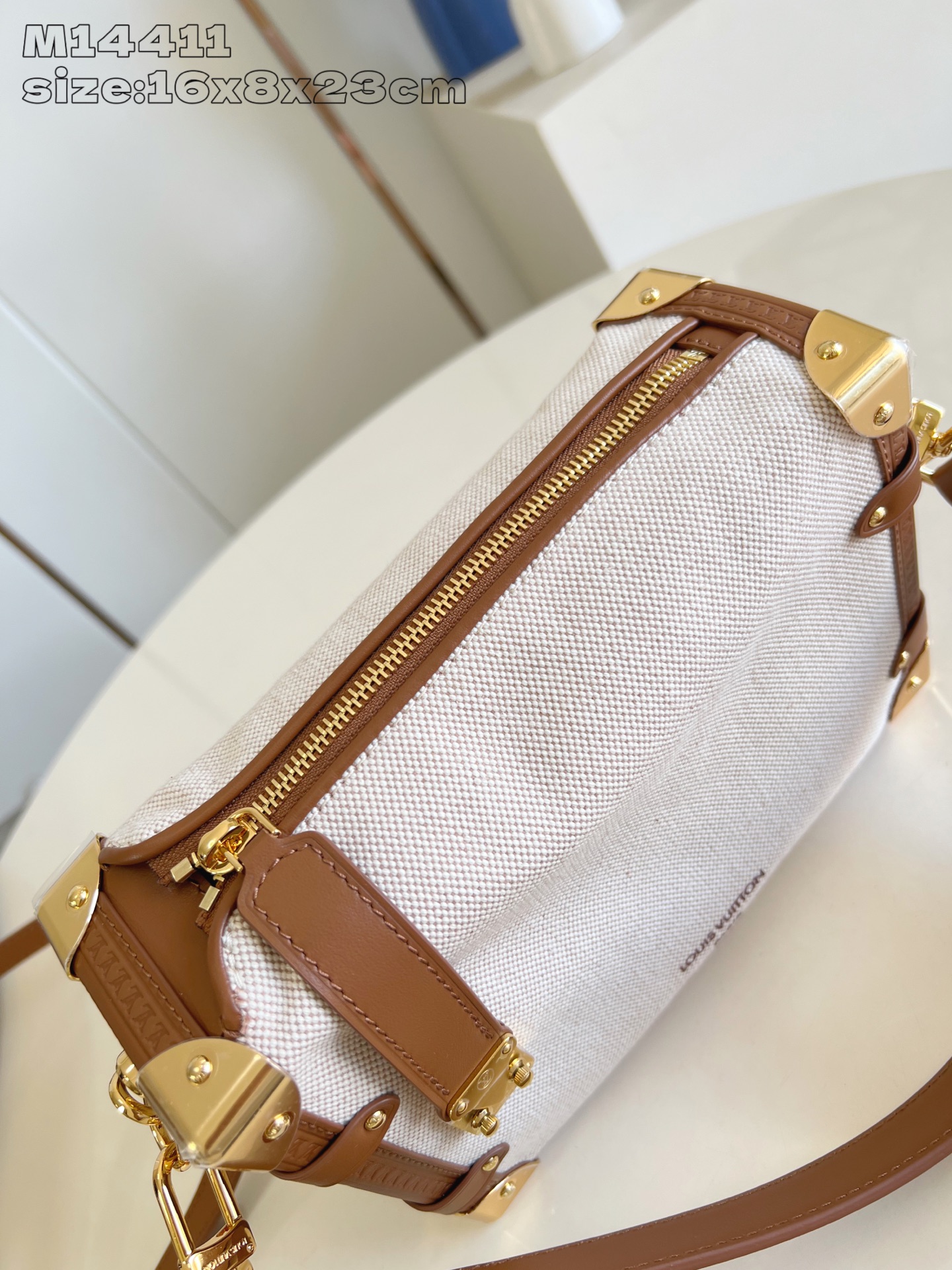[TOP] Louis Vuitton LV Side Trunk Handbag  16 x 8.5 x 23.5cm - Apricot