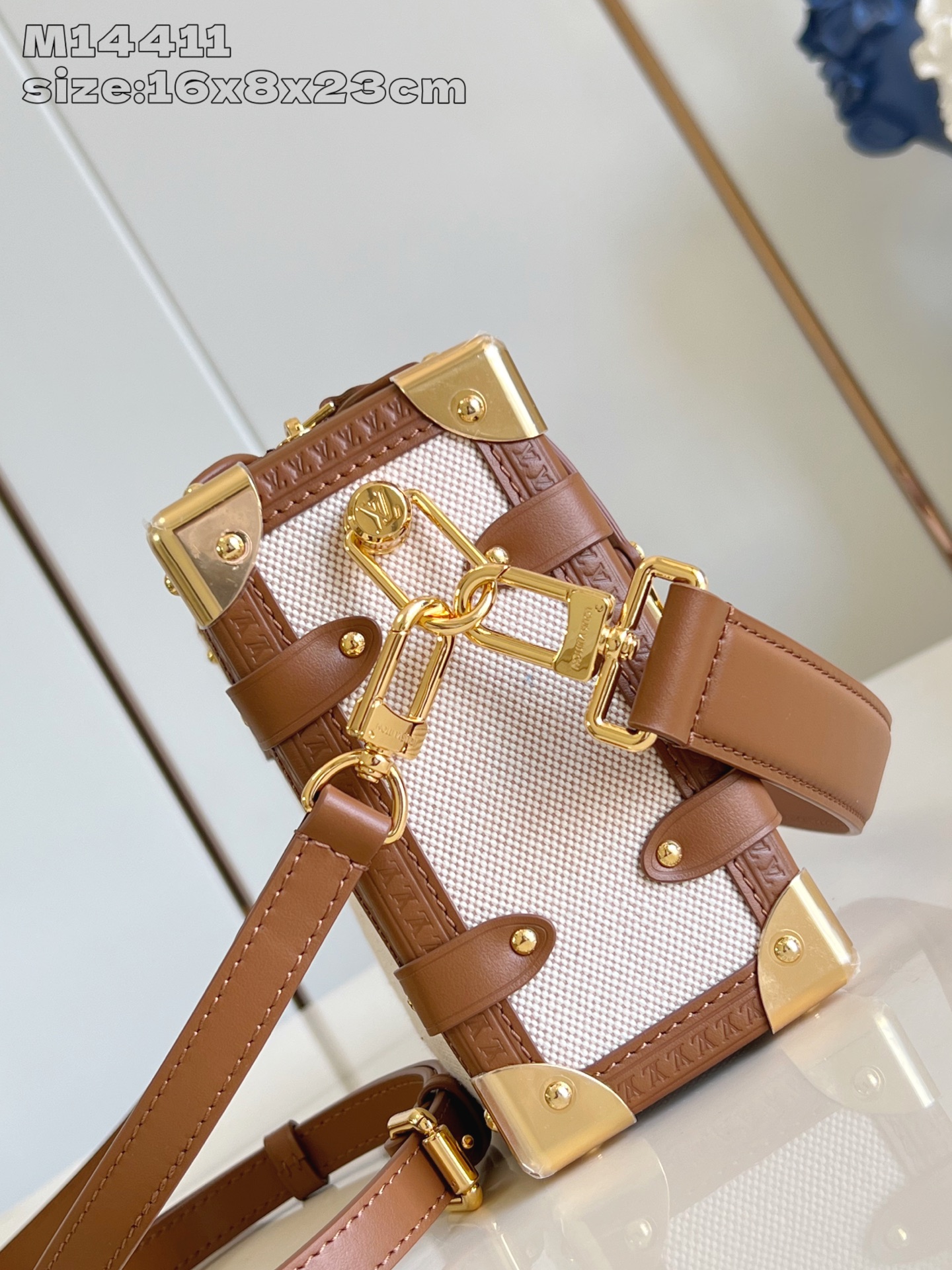 [TOP] Louis Vuitton LV Side Trunk Handbag  16 x 8.5 x 23.5cm - Apricot