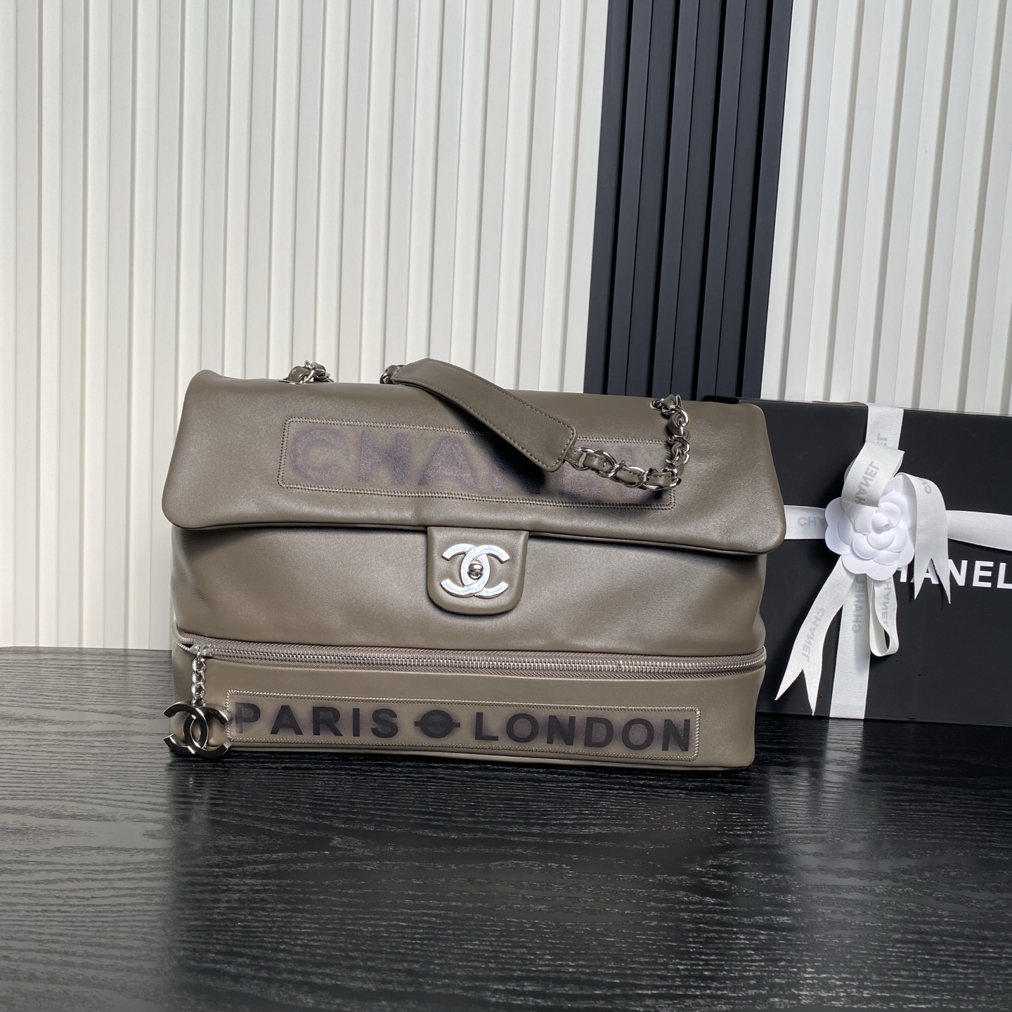 [TOP] CHANEL Vintage Paris Graffiti Expansion Series Airport Bag 36X24X12cm- 4 Colors