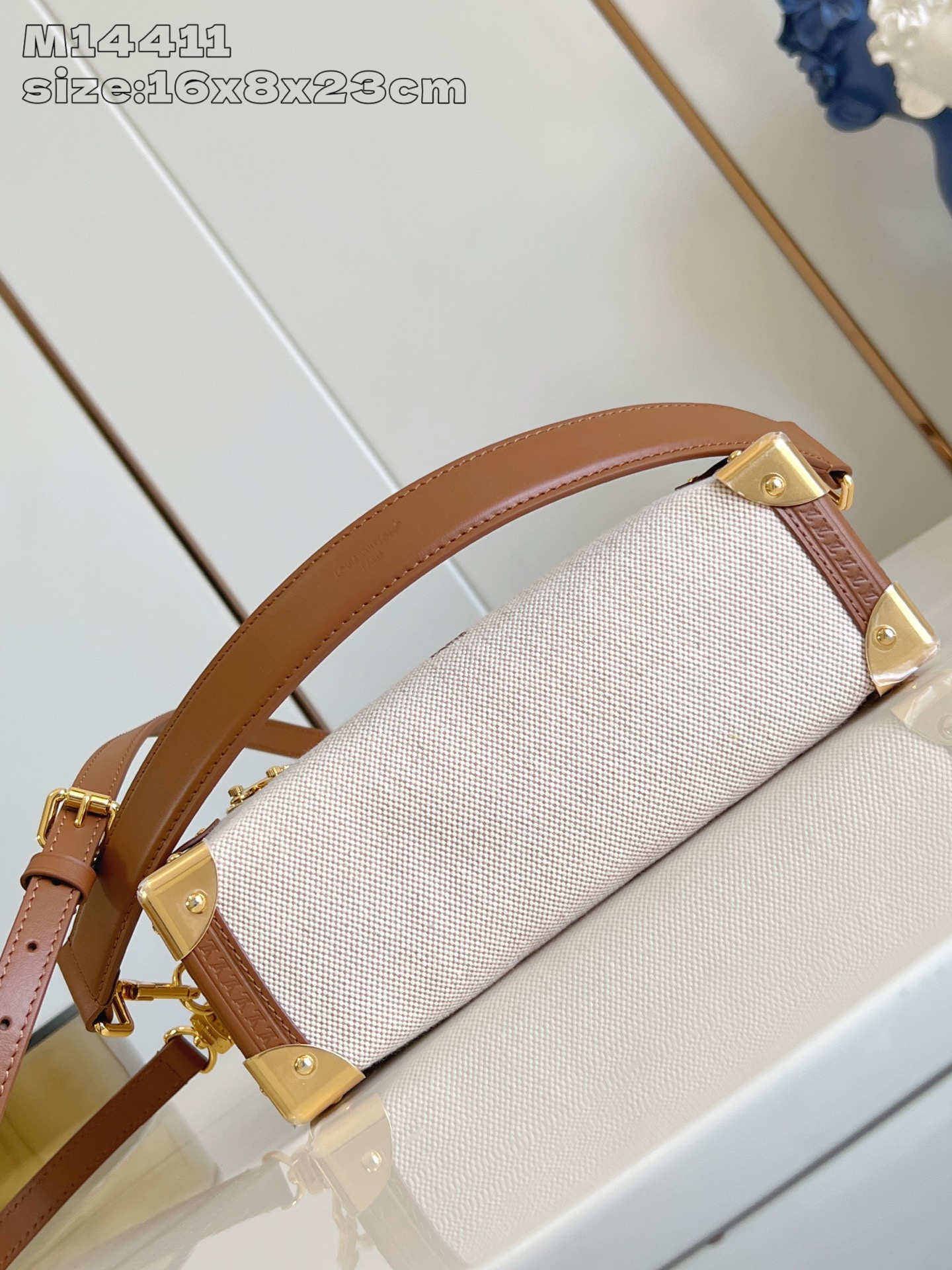 [TOP] Louis Vuitton LV Side Trunk Handbag  16 x 8.5 x 23.5cm - Apricot