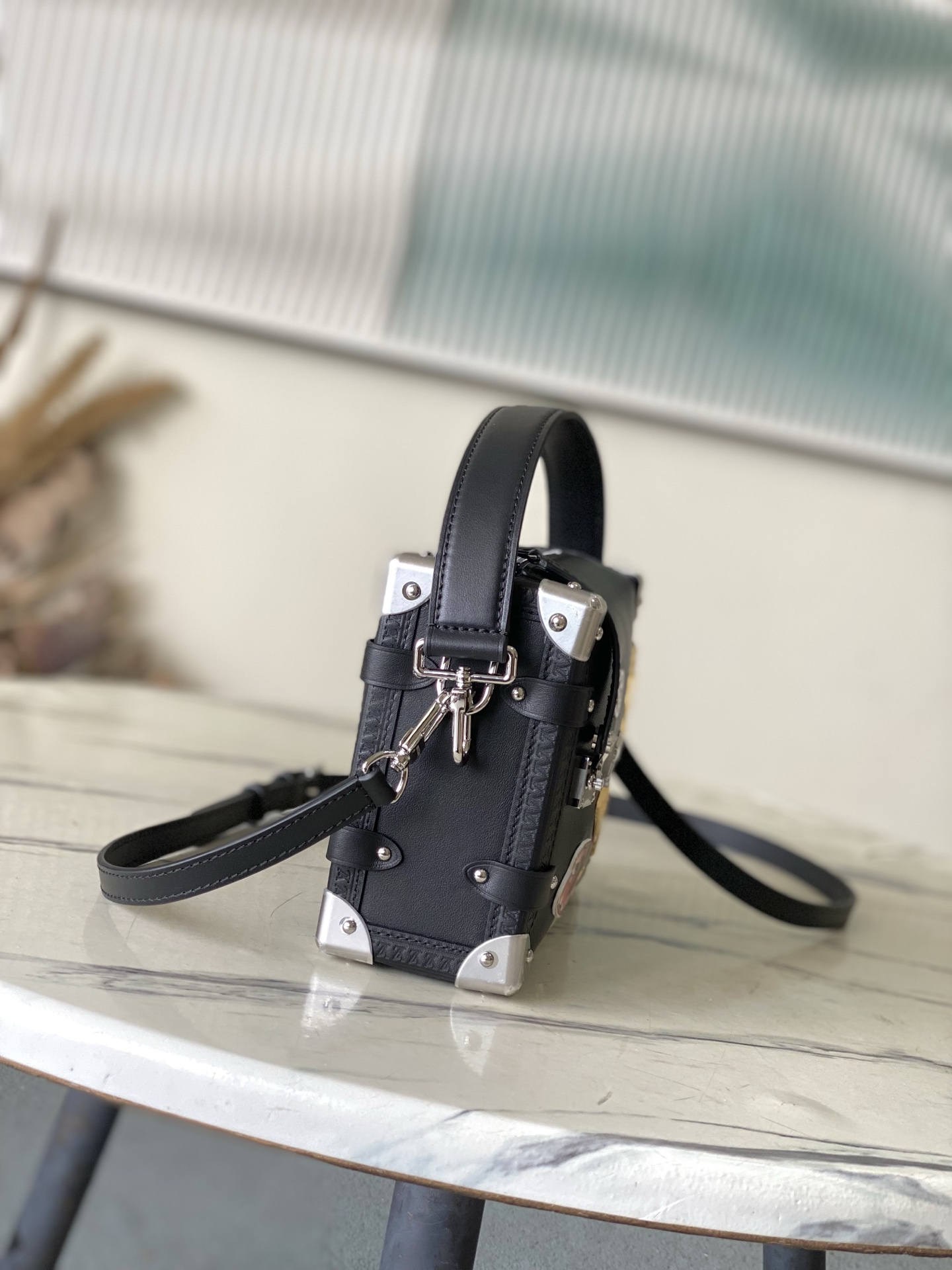 [TOP] Louis Vuitton LV Side Trunk Handbag  16 x 8.5 x 23.5cm - Black