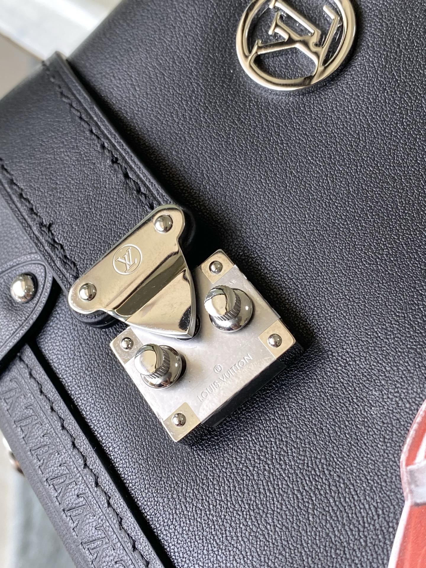 [TOP] Louis Vuitton LV Side Trunk Handbag  16 x 8.5 x 23.5cm - Black