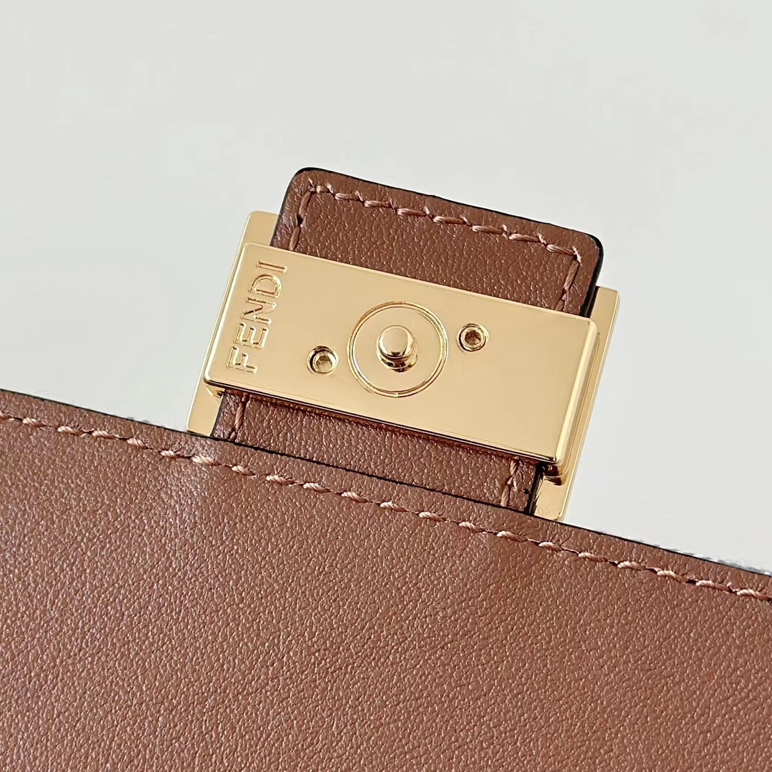 [TOP] FENDI Baguette Bag 21/5/11.5cm - Blue