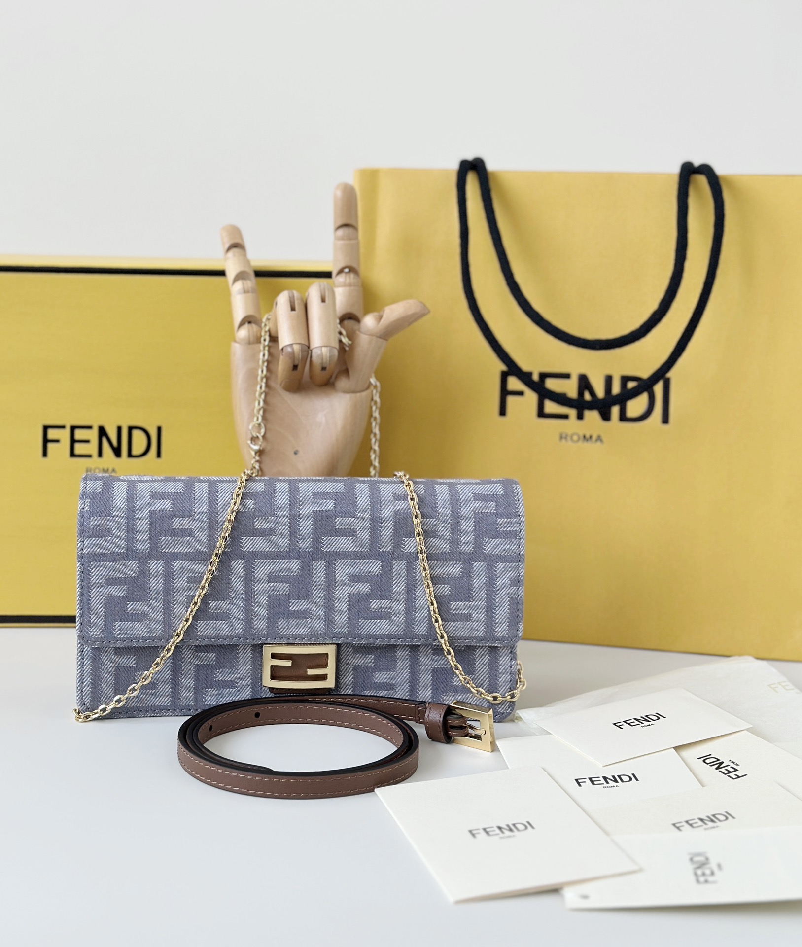 [TOP] FENDI Baguette Bag 21/5/11.5cm - Blue