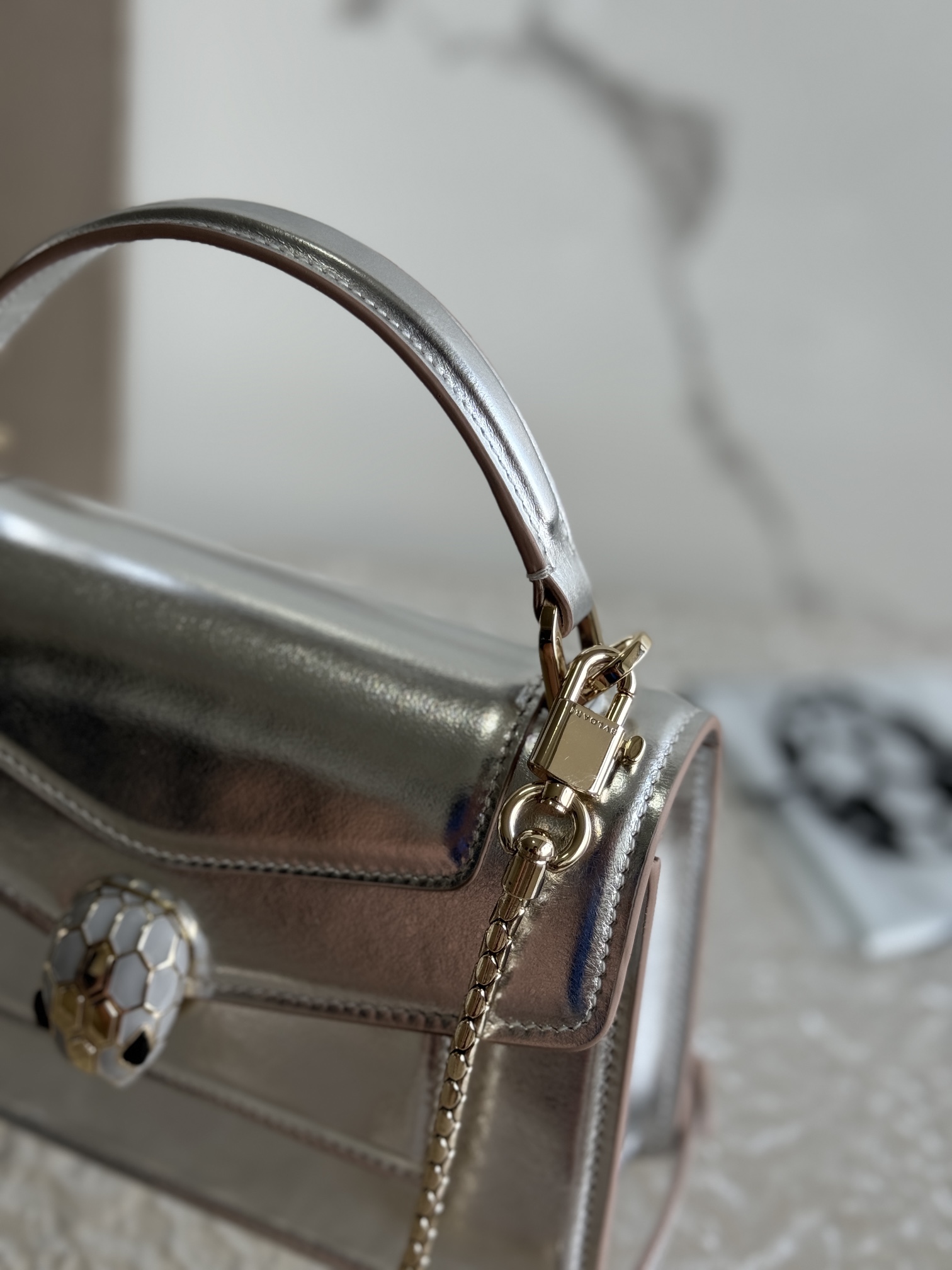 [TOP] BVLGARI Serpenti Forever Crossbody Bag 19 X 11 X 6 cm - Sliver