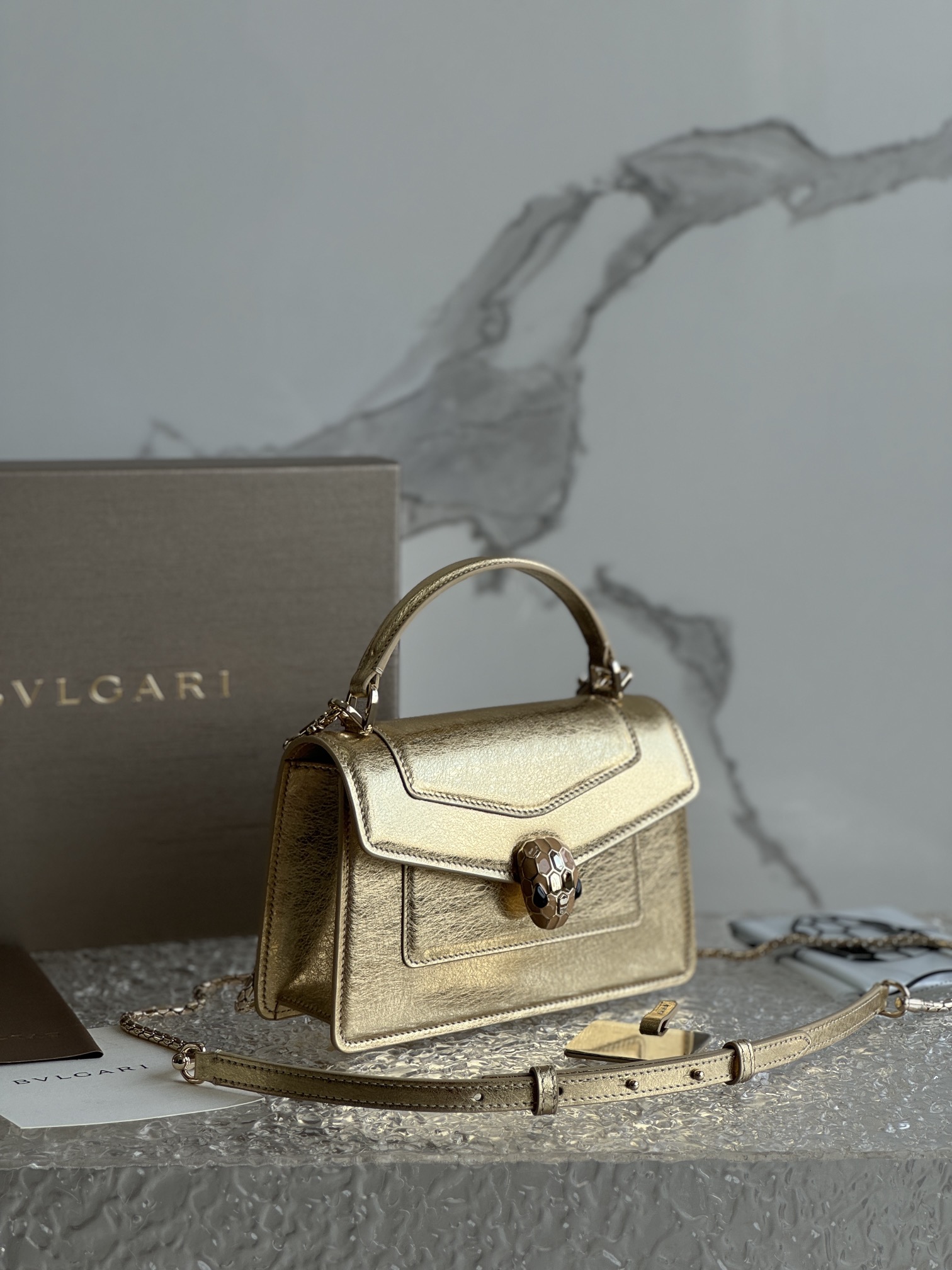 [TOP] BVLGARI Serpenti Forever Crossbody Bag 19 X 11 X 6 cm - Gold