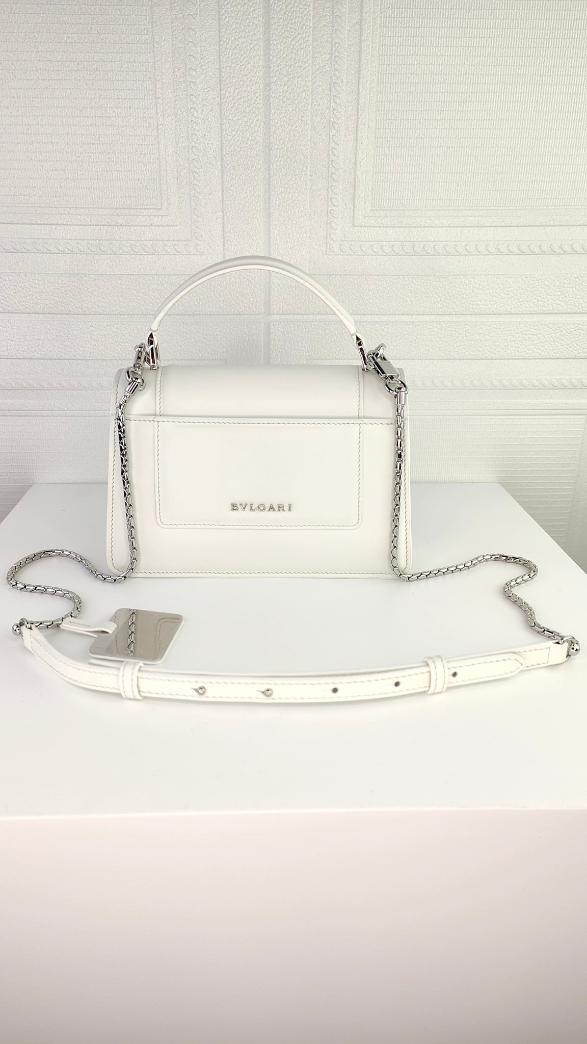 [TOP] BVLGARI Serpenti Forever Crossbody Bag 19 X 11 X 6cm - White