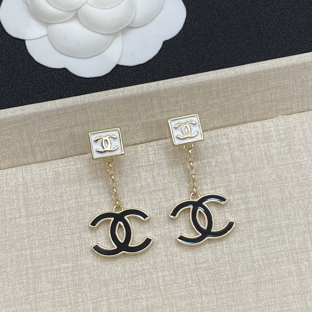 [TOP] CHANEL CC Earrings - Gold
