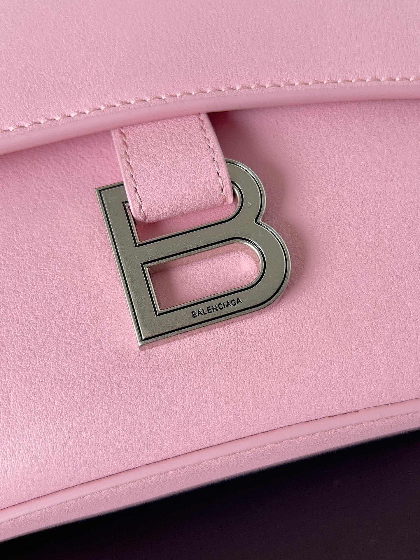 [TOP] BALENCIAGA Downtown Bag 30.0 x 17.3 x 9.9 cm - Pink