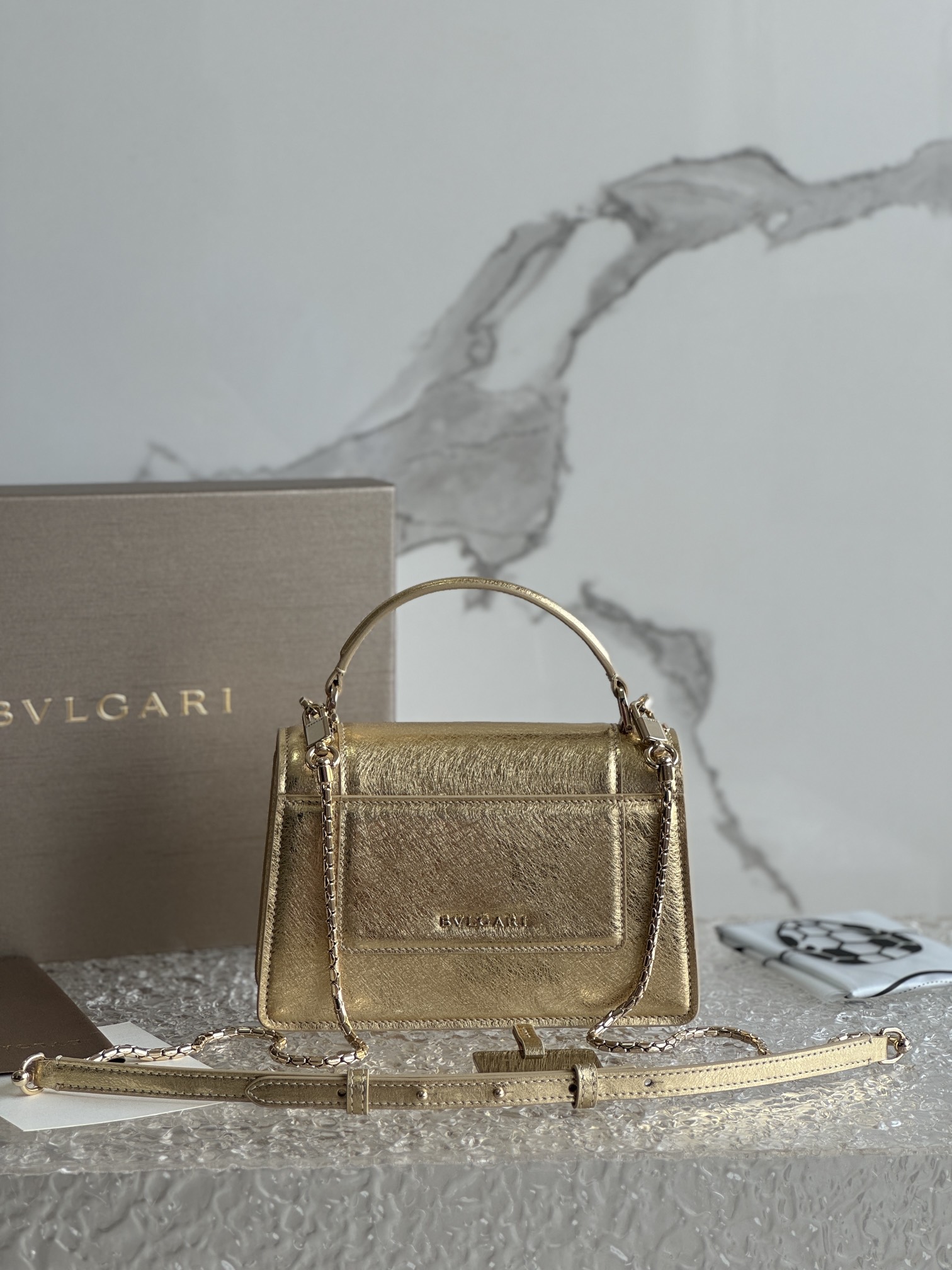 [TOP] BVLGARI Serpenti Forever Crossbody Bag 19 X 11 X 6 cm - Gold