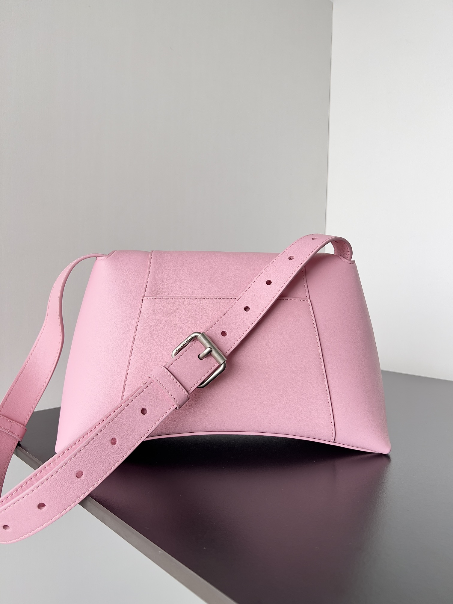 [TOP] BALENCIAGA Downtown Bag 30.0 x 17.3 x 9.9 cm - Pink