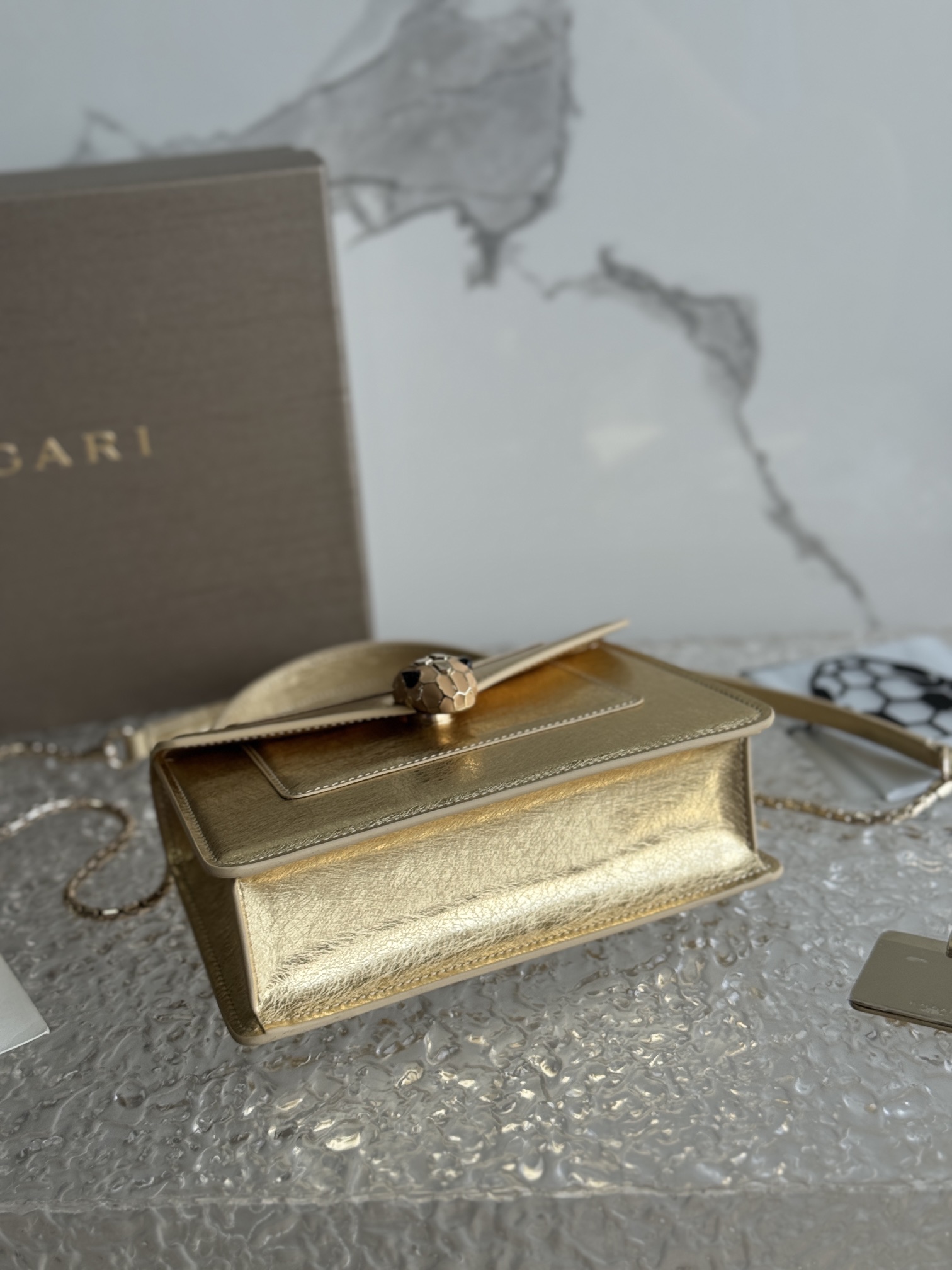 [TOP] BVLGARI Serpenti Forever Crossbody Bag 19 X 11 X 6 cm - Gold