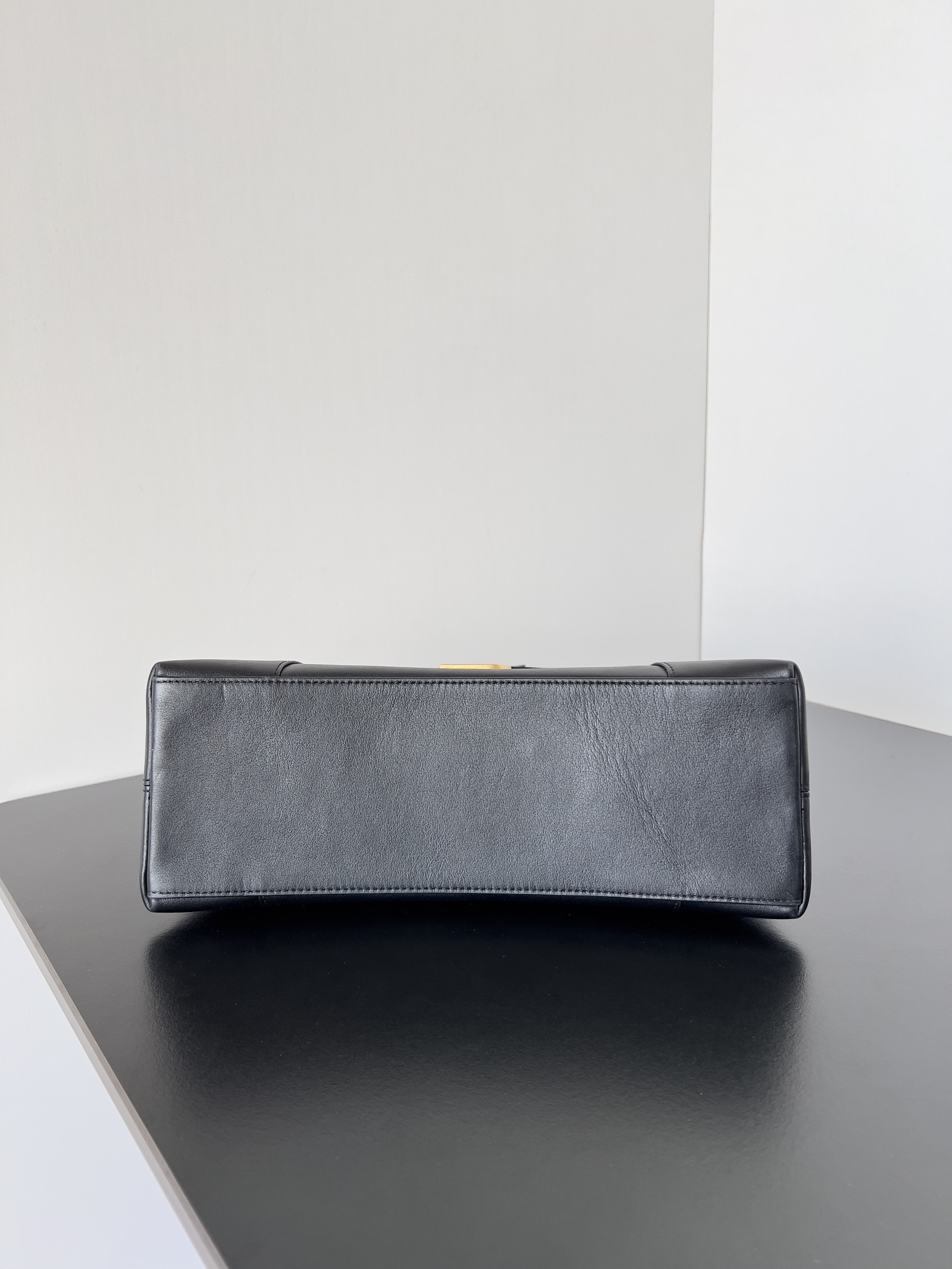 [TOP] BALENCIAGA Downtown Bag 30.0 x 17.3 x 9.9 cm - Black