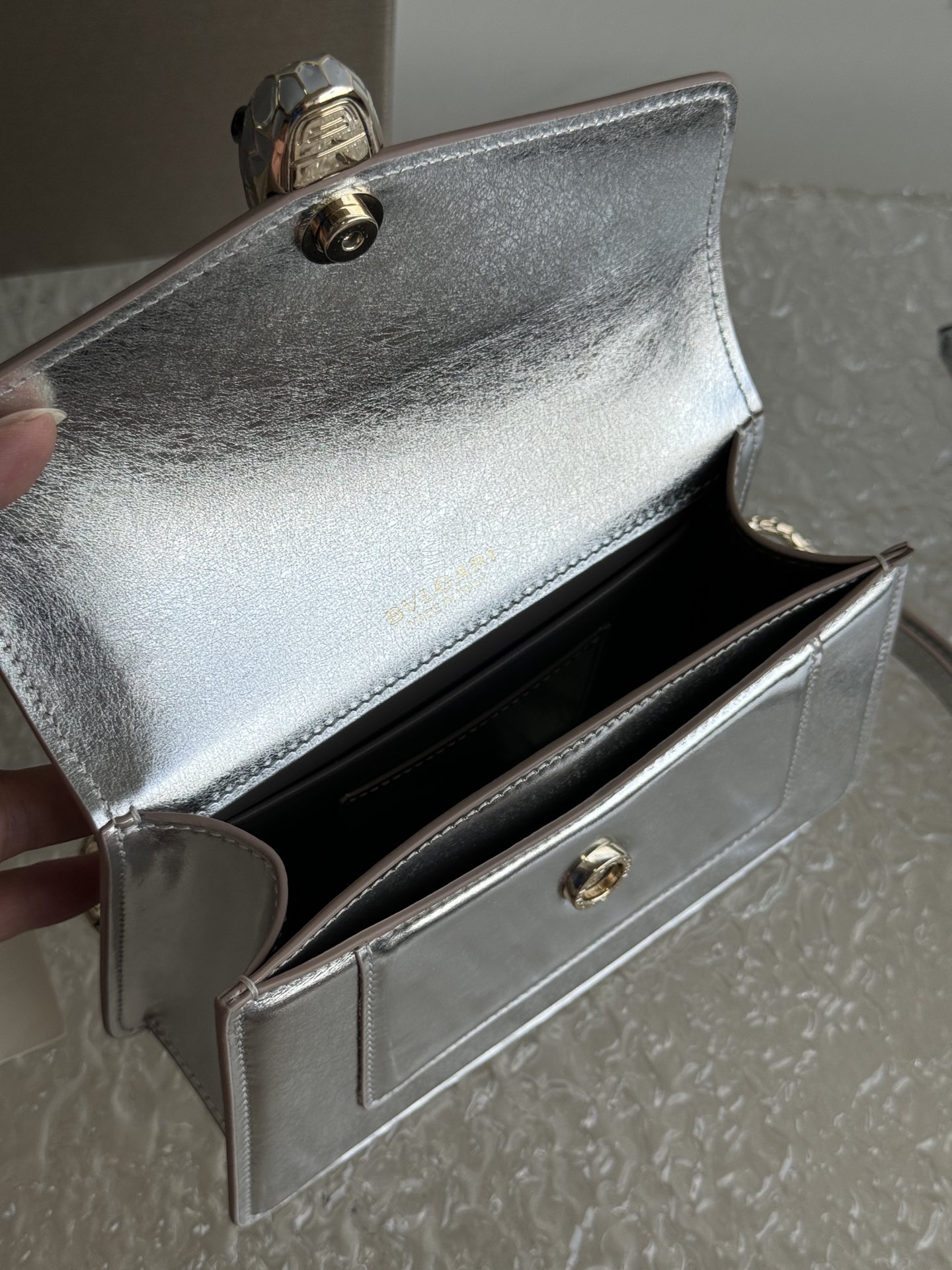 [TOP] BVLGARI Serpenti Forever Crossbody Bag 19 X 11 X 6 cm - Sliver