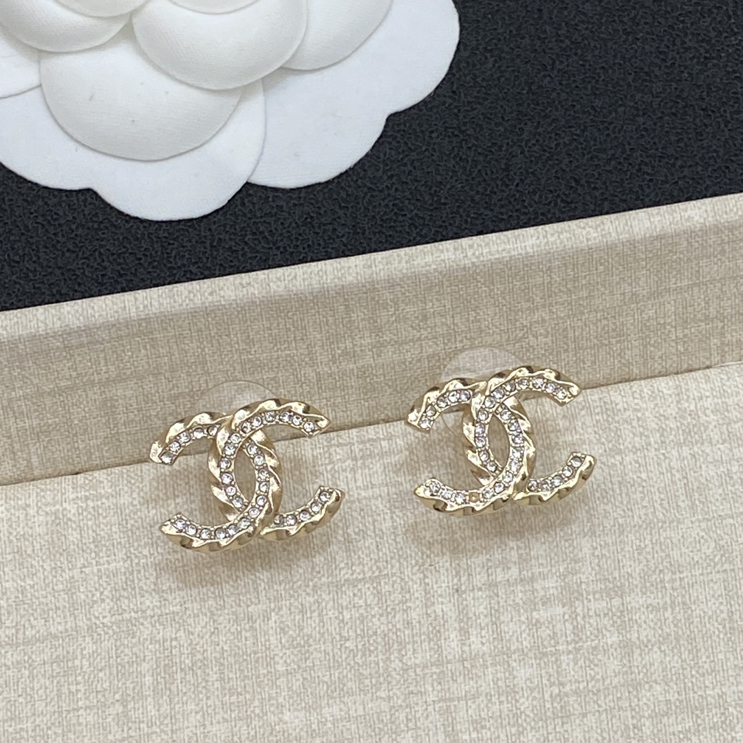 [TOP] CHANEL CC Earrings - Gold