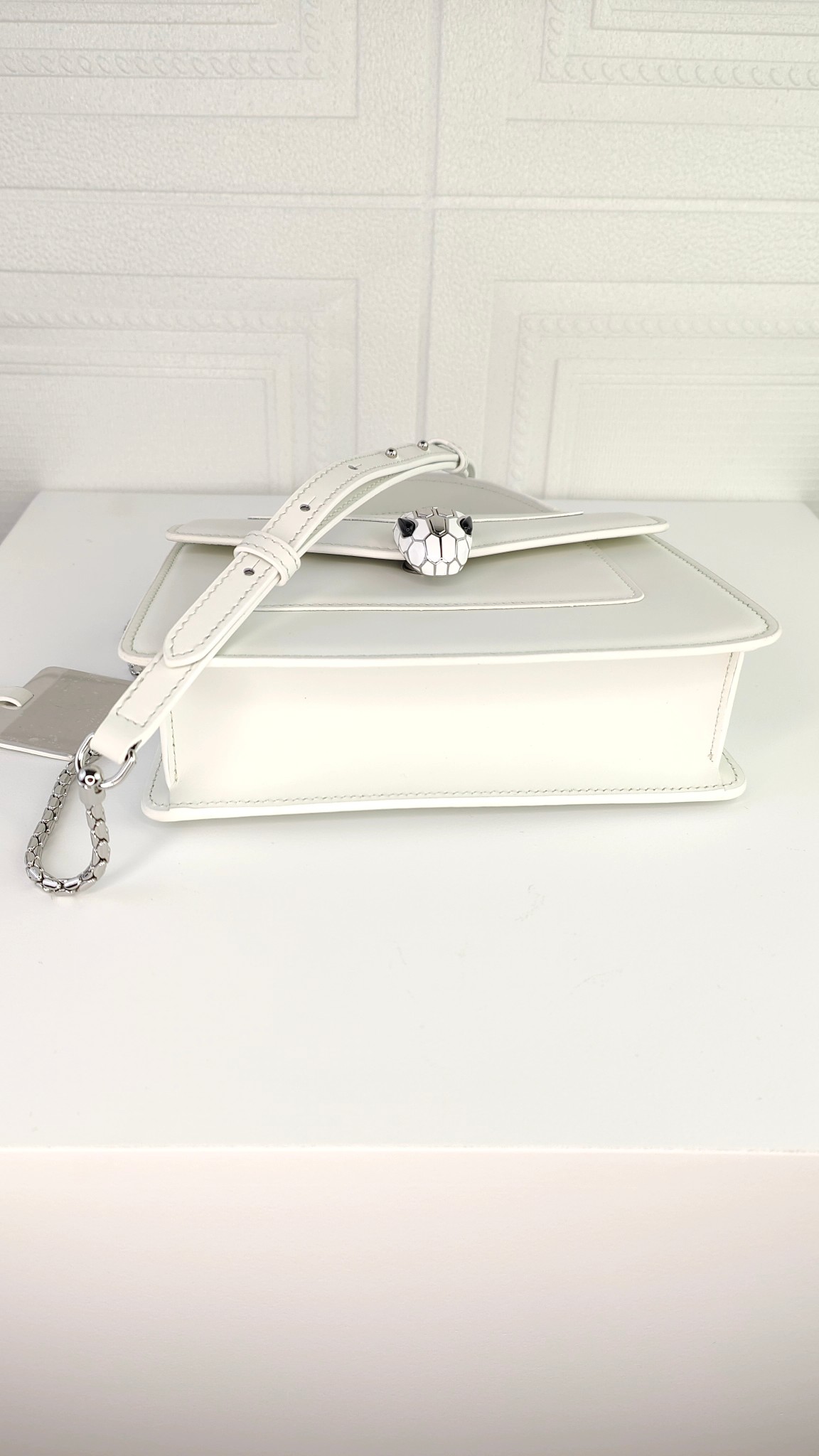 [TOP] BVLGARI Serpenti Forever Crossbody Bag 19 X 11 X 6cm - White