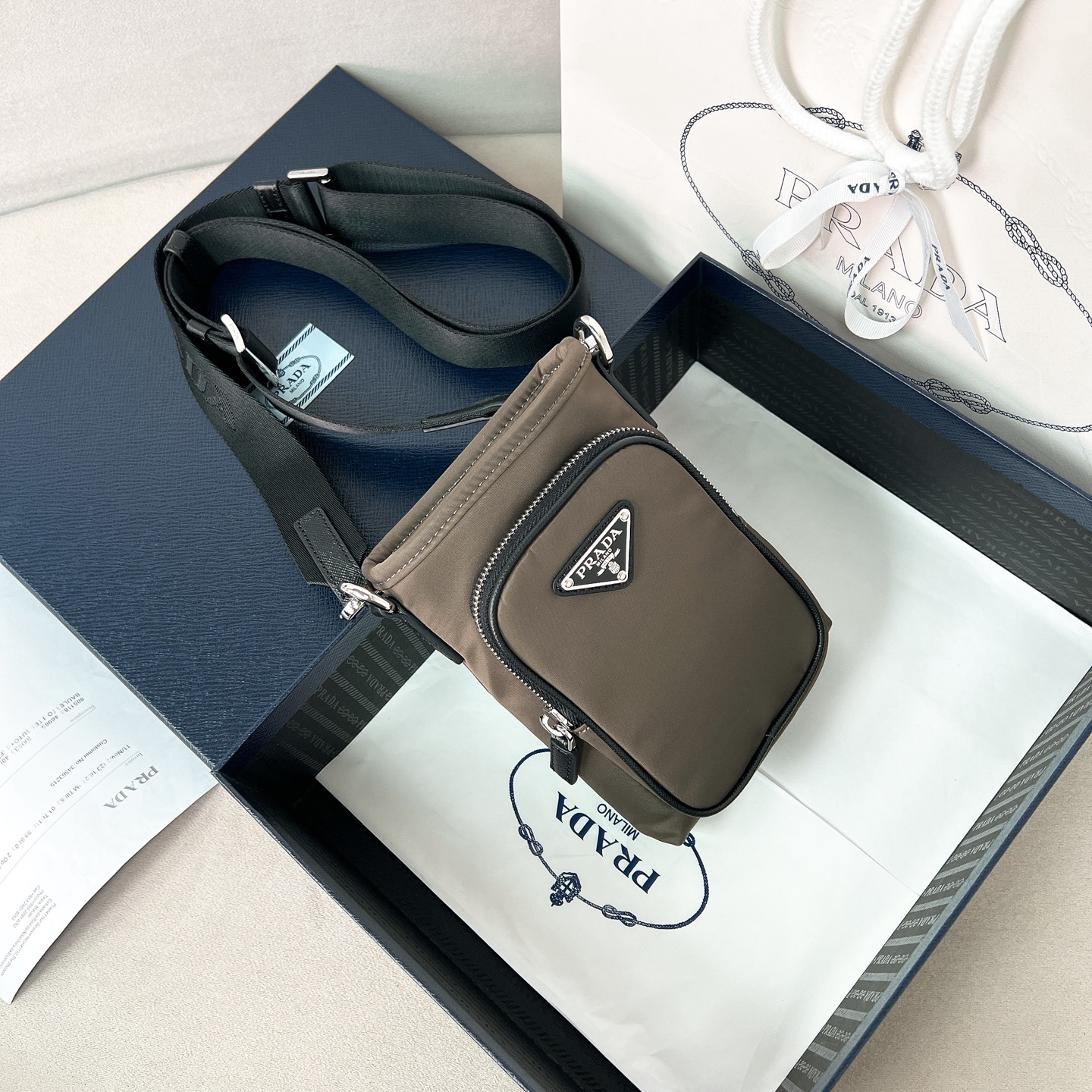 [TOP] PRADA Mobile Phone Bag Re-Nylon 13x18cm - Gray